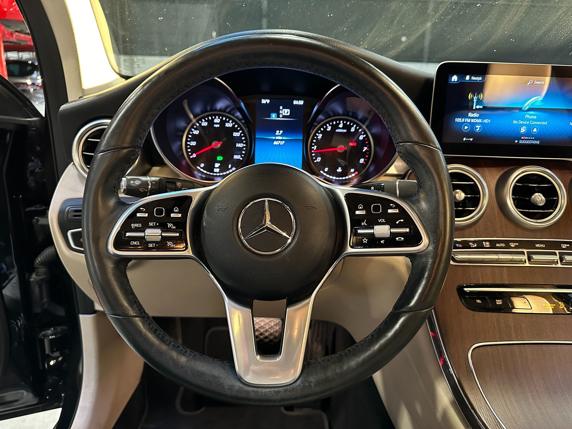 Photo 19 of this Mercedes-Benz GLC 300