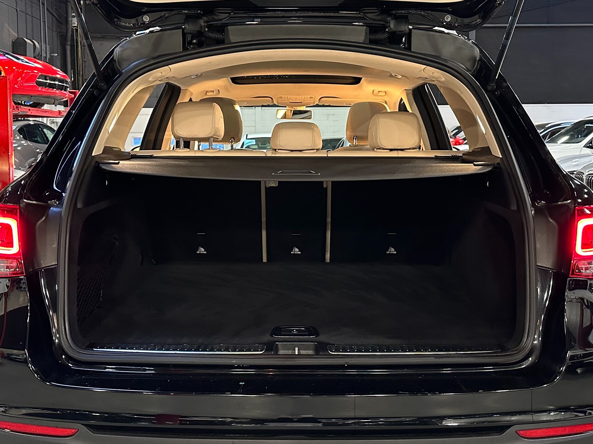 Photo 33 of this Mercedes-Benz GLC 300