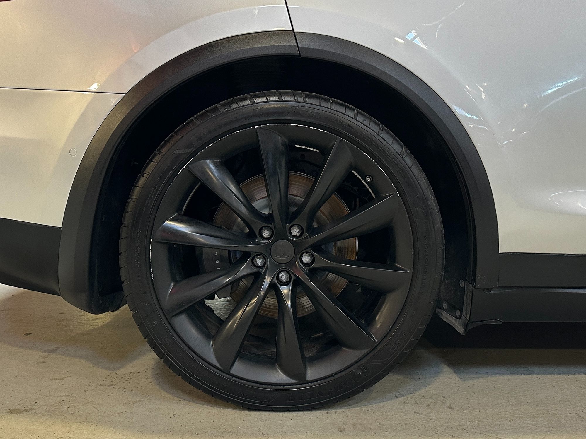 2018 Tesla Model X 75D photo 10