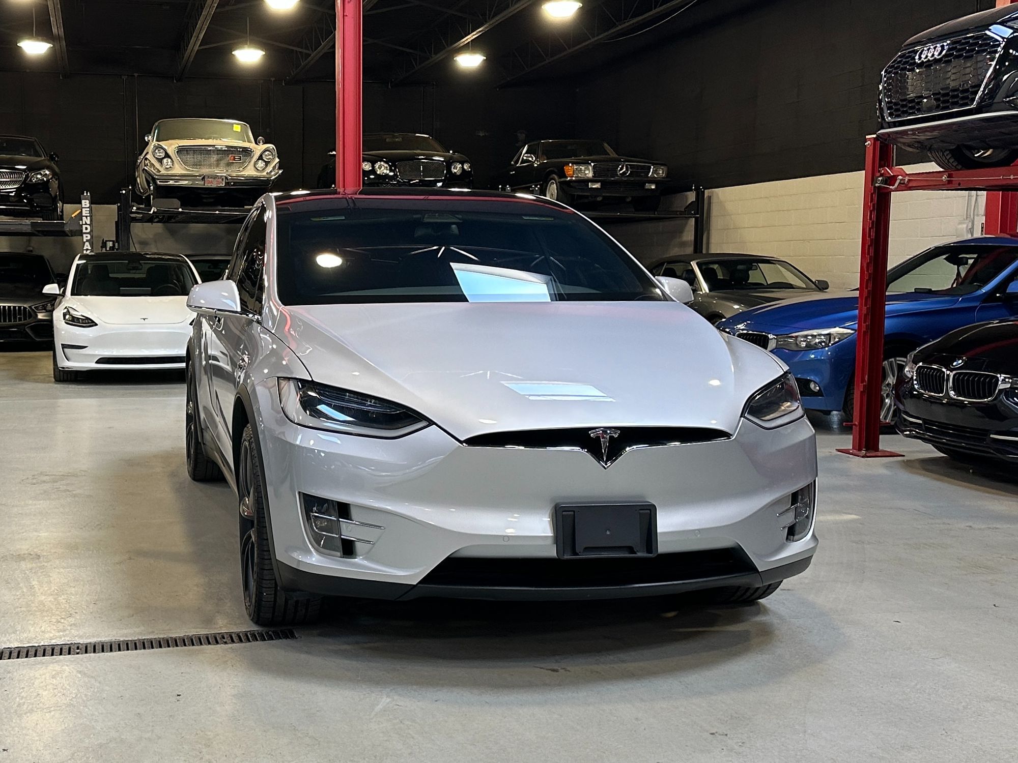 2018 Tesla Model X 75D photo 13