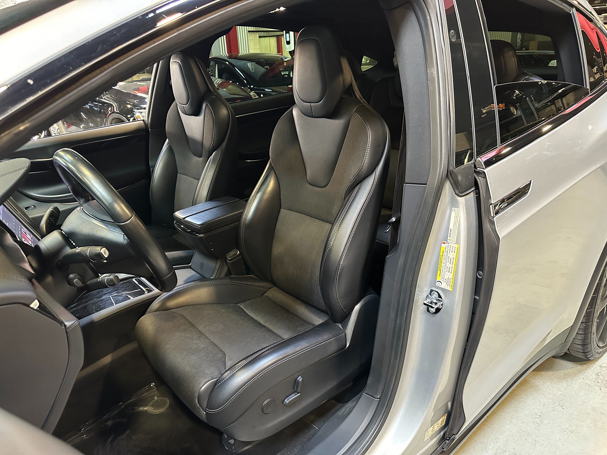 2018 Tesla Model X 75D photo 18