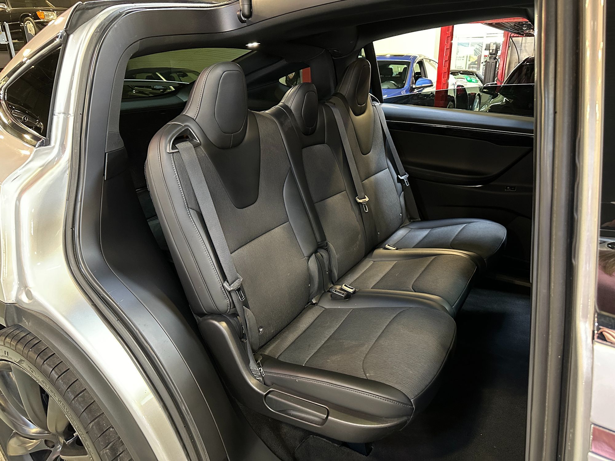 2018 Tesla Model X 75D photo 27