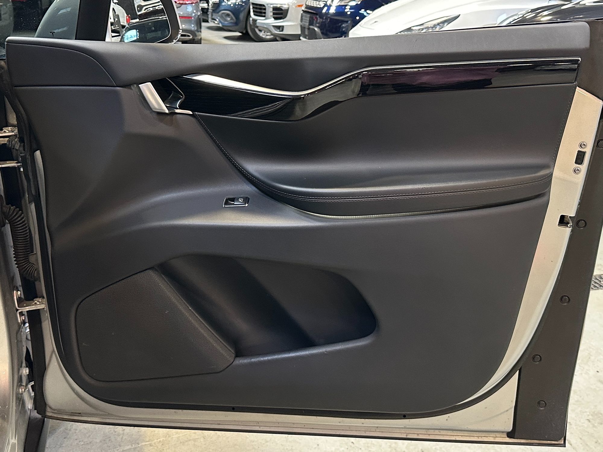 2018 Tesla Model X 75D photo 29