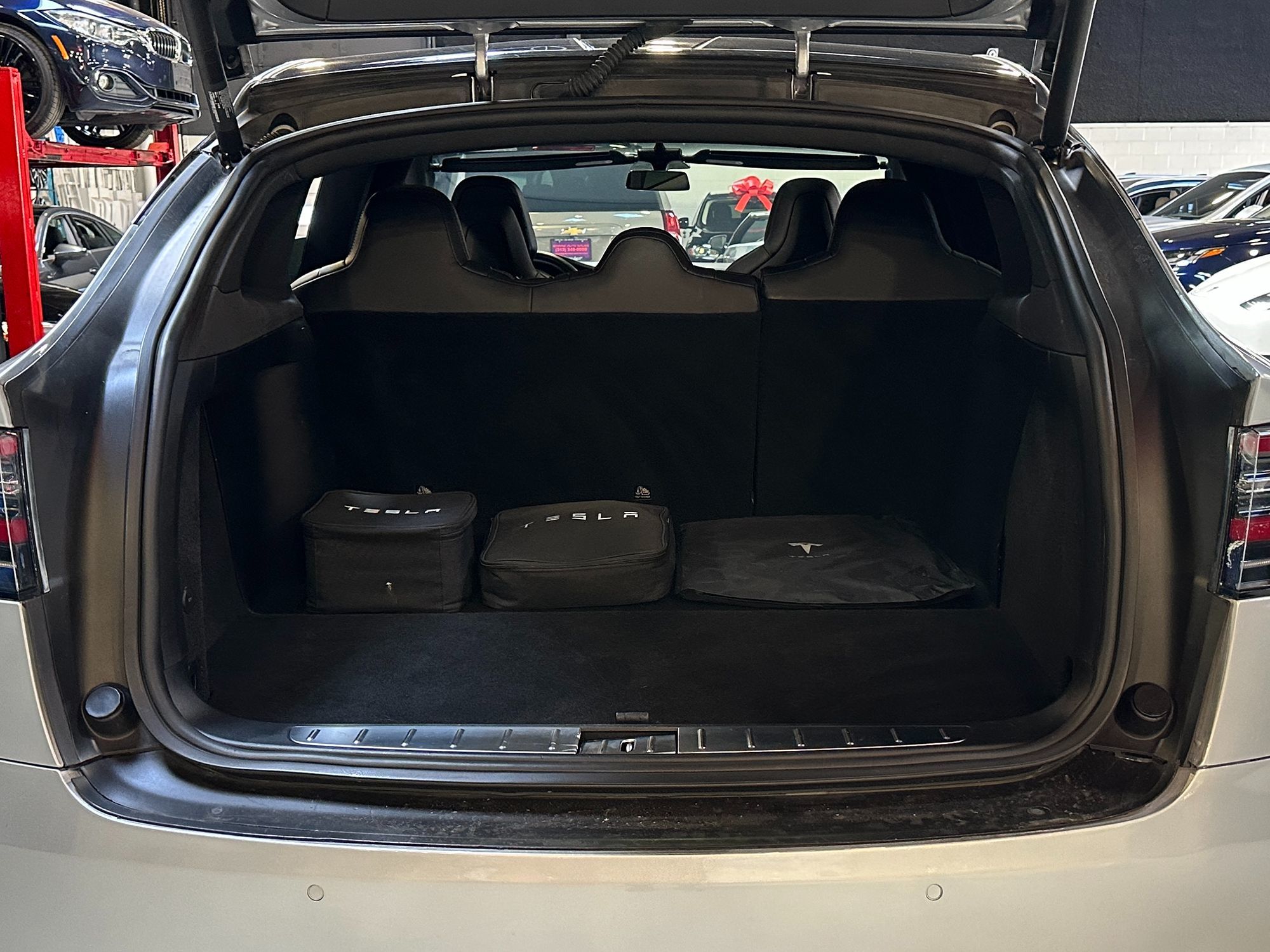 2018 Tesla Model X 75D photo 32