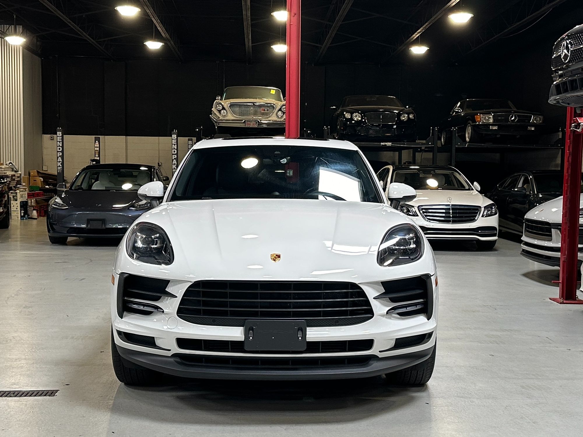 2021 Porsche Macan Base photo 14