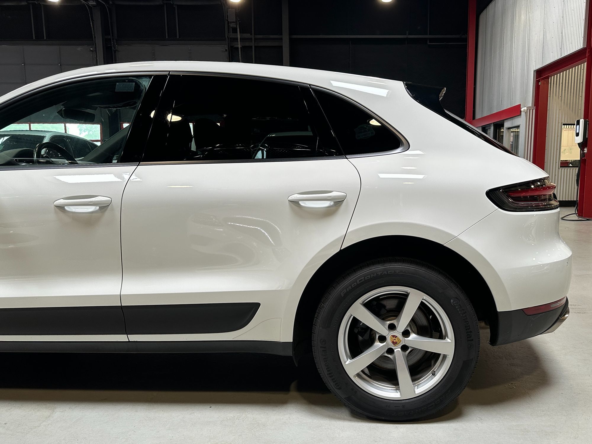 2021 Porsche Macan Base photo 4