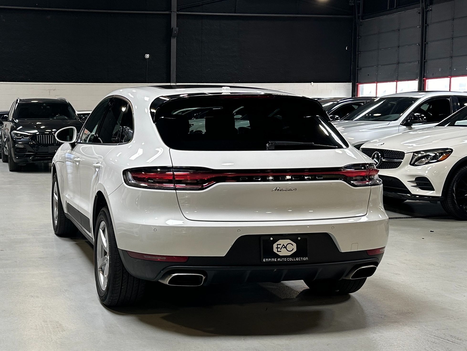 2021 Porsche Macan Base photo 6