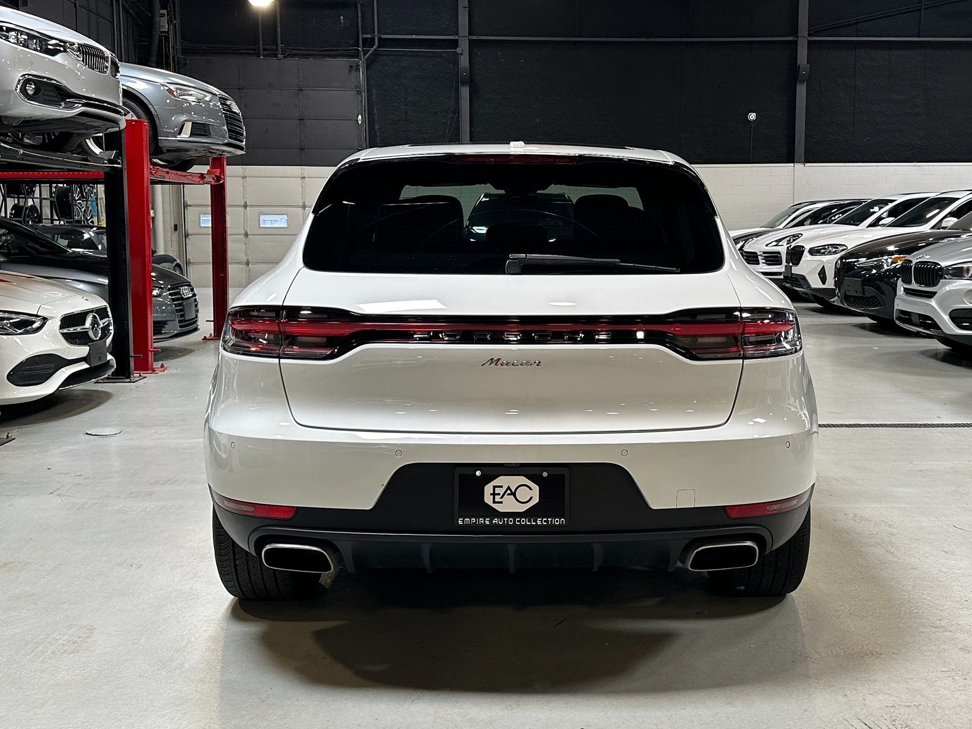 2021 Porsche Macan Base photo 7