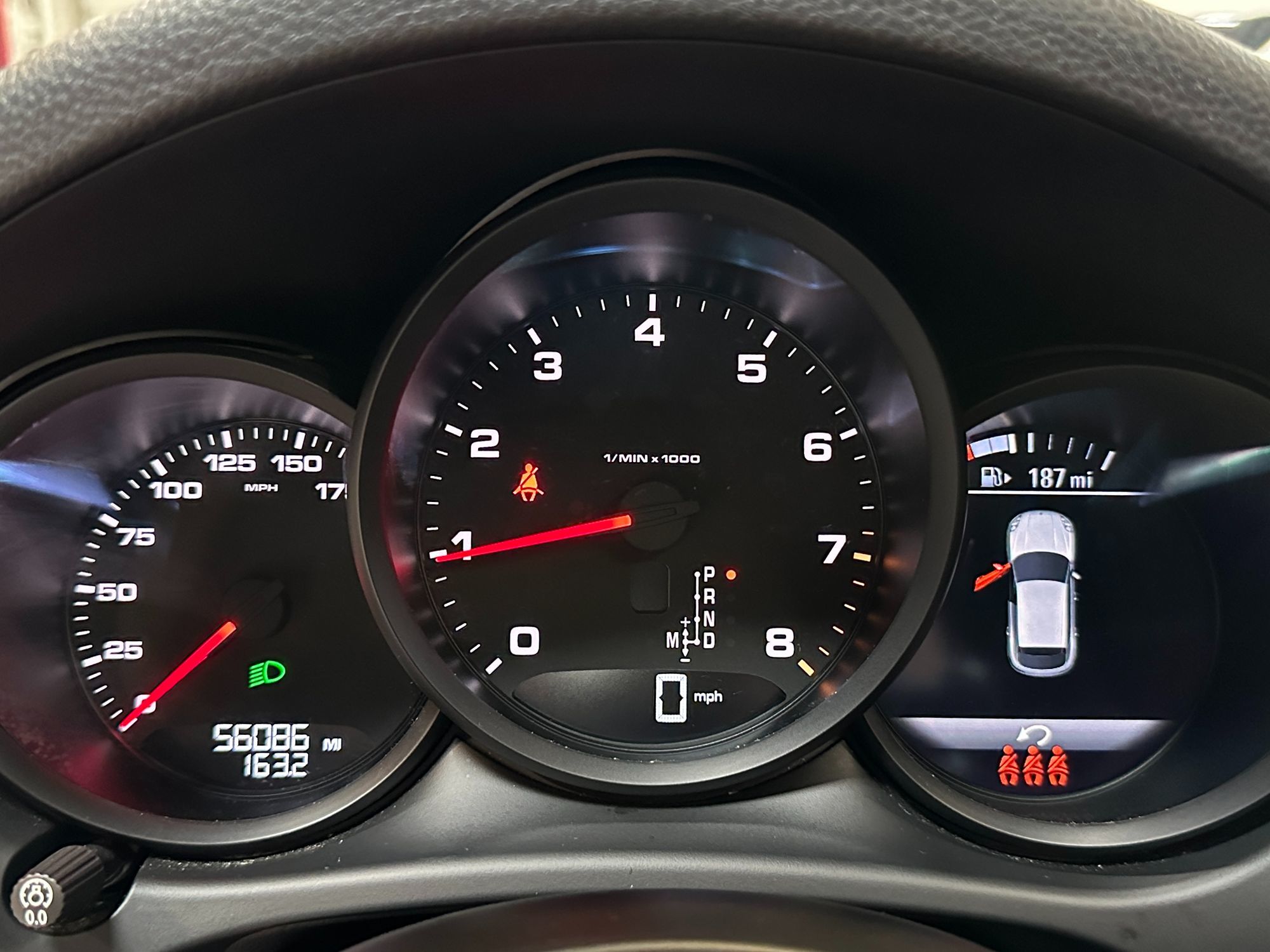 2021 Porsche Macan Base photo 18