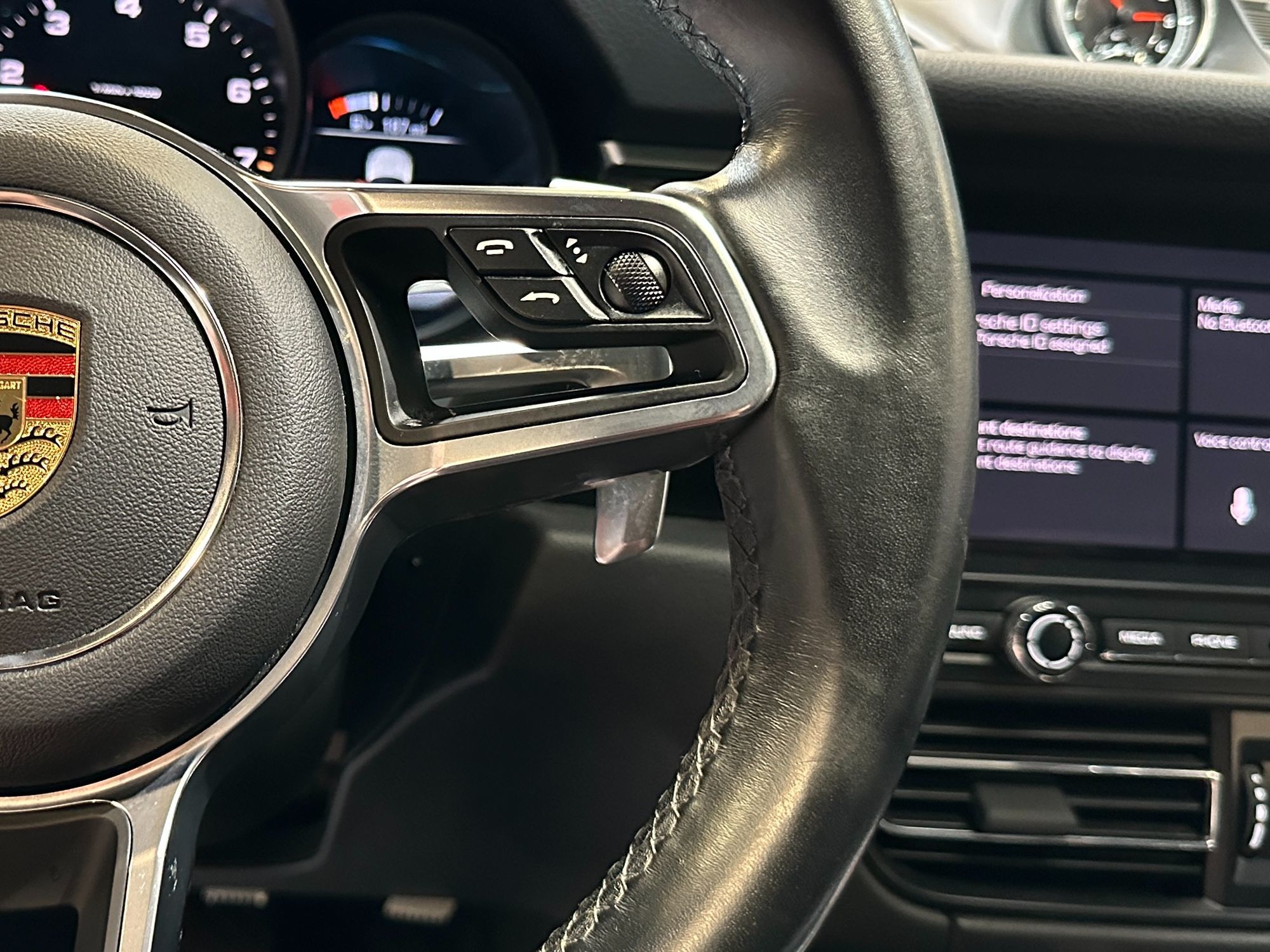 2021 Porsche Macan Base photo 21