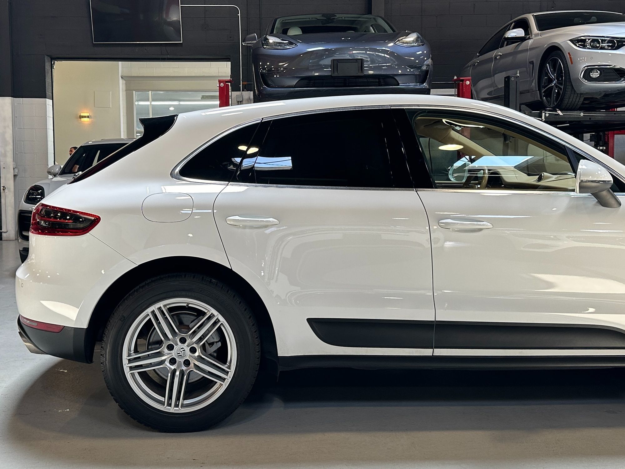 2017 Porsche Macan S photo 9