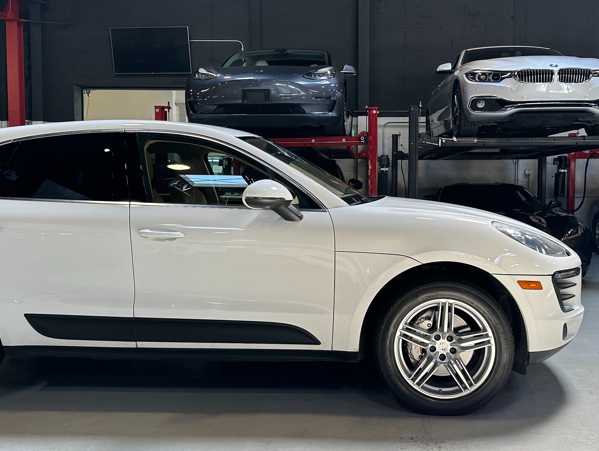 2017 Porsche Macan S photo 11