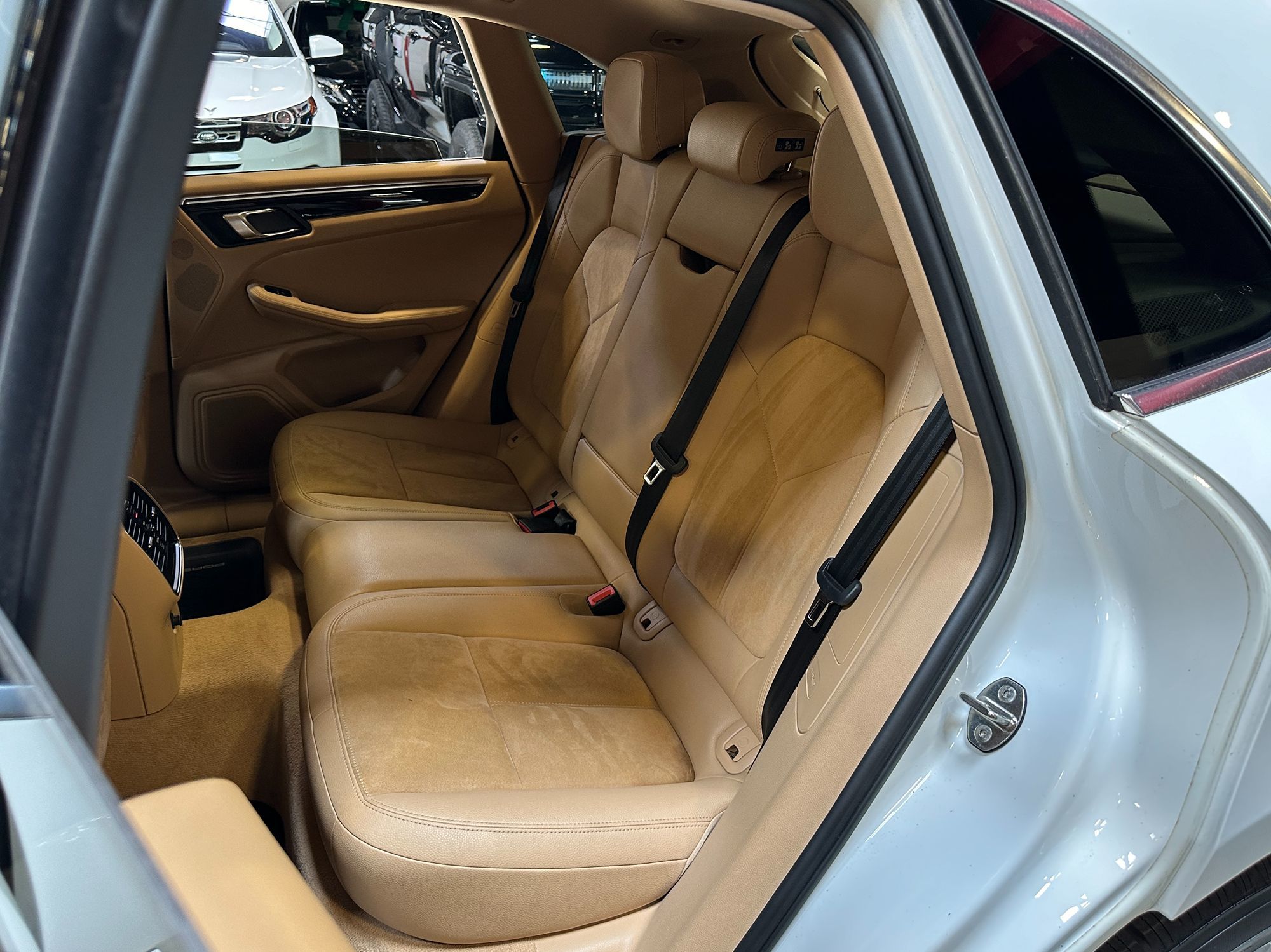 2017 Porsche Macan S photo 26