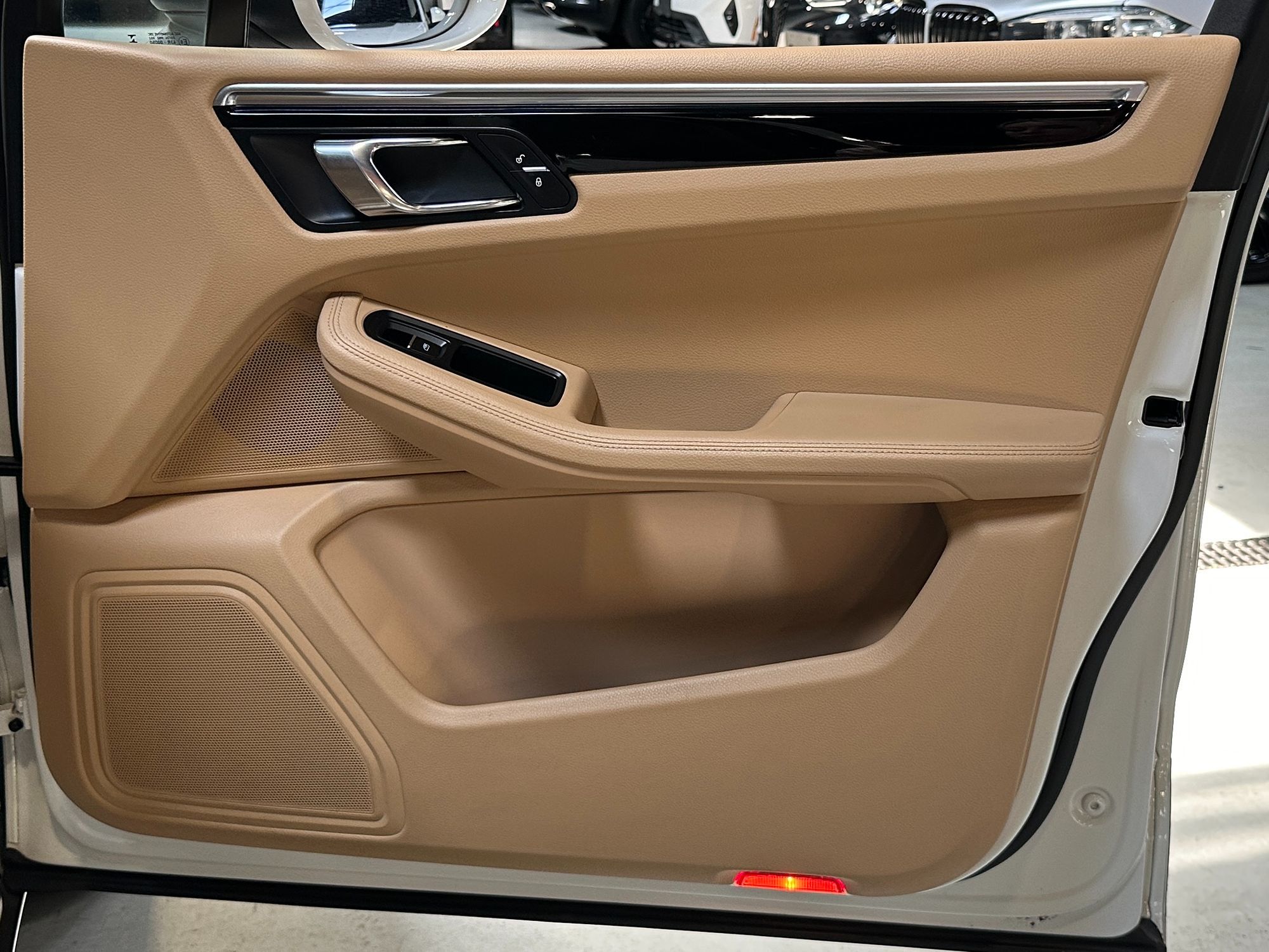 2017 Porsche Macan S photo 29