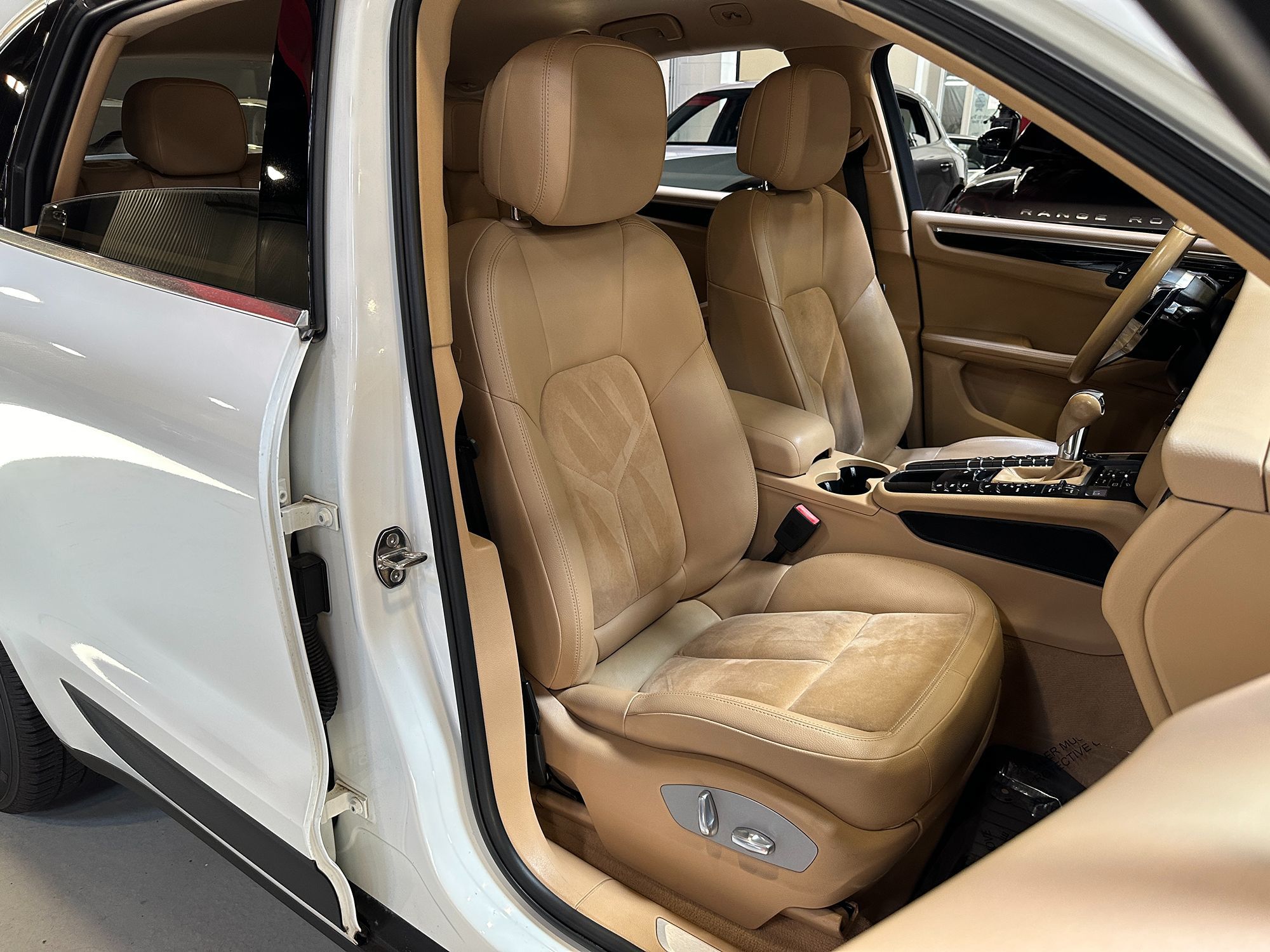 2017 Porsche Macan S photo 30