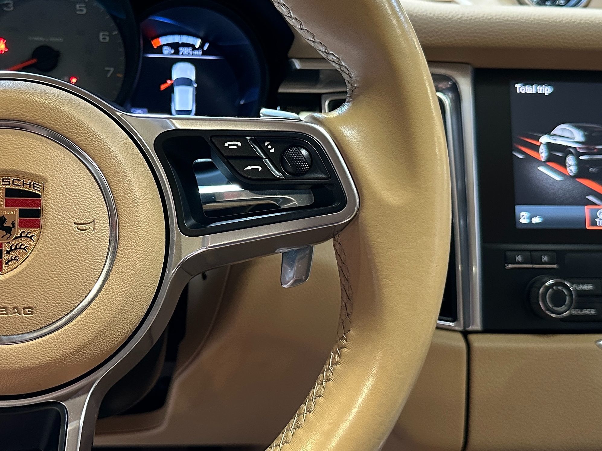 2017 Porsche Macan S photo 21