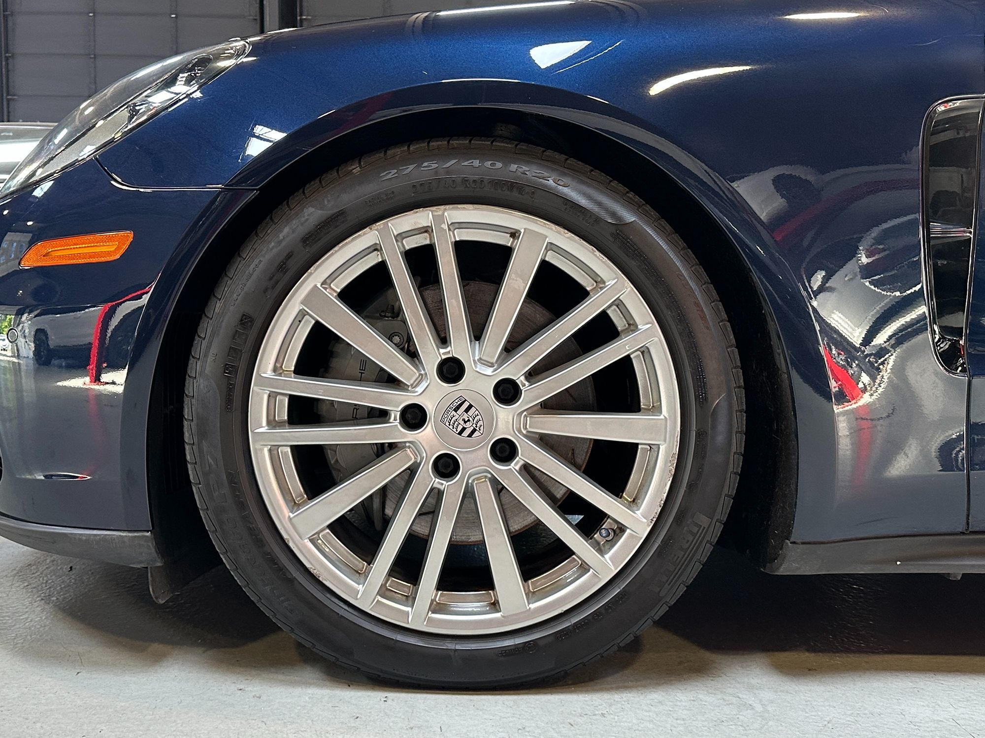 2018 Porsche Panamera 4S photo 3