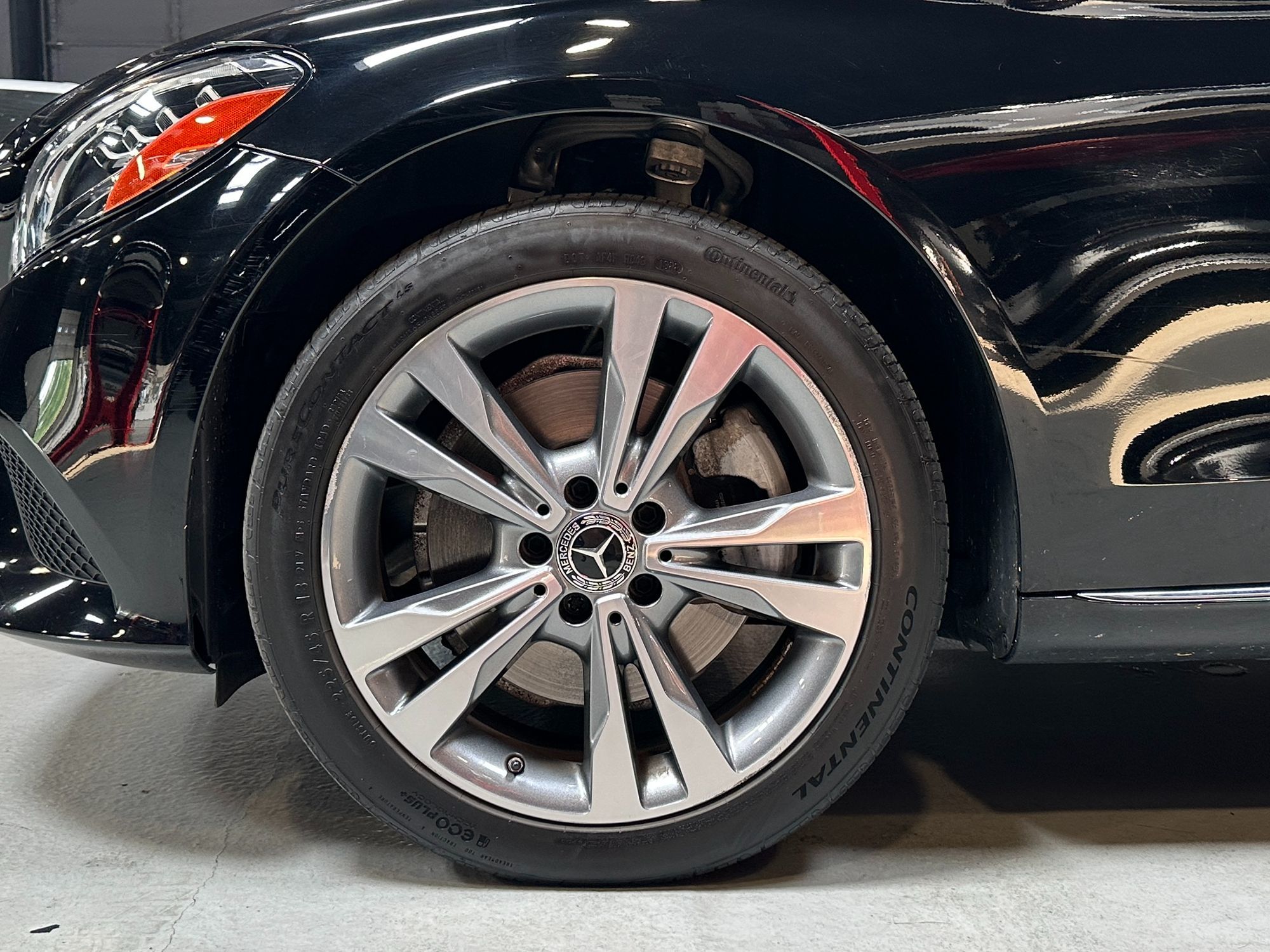 2019 Mercedes Benz C 300 4MATIC Sedan photo 3