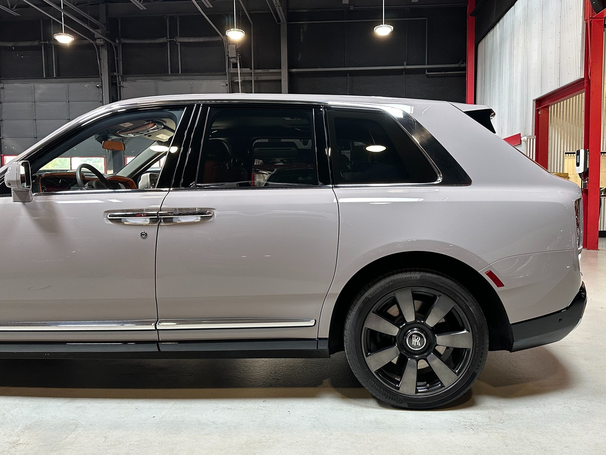 2025 Rolls Royce Cullinan photo 4