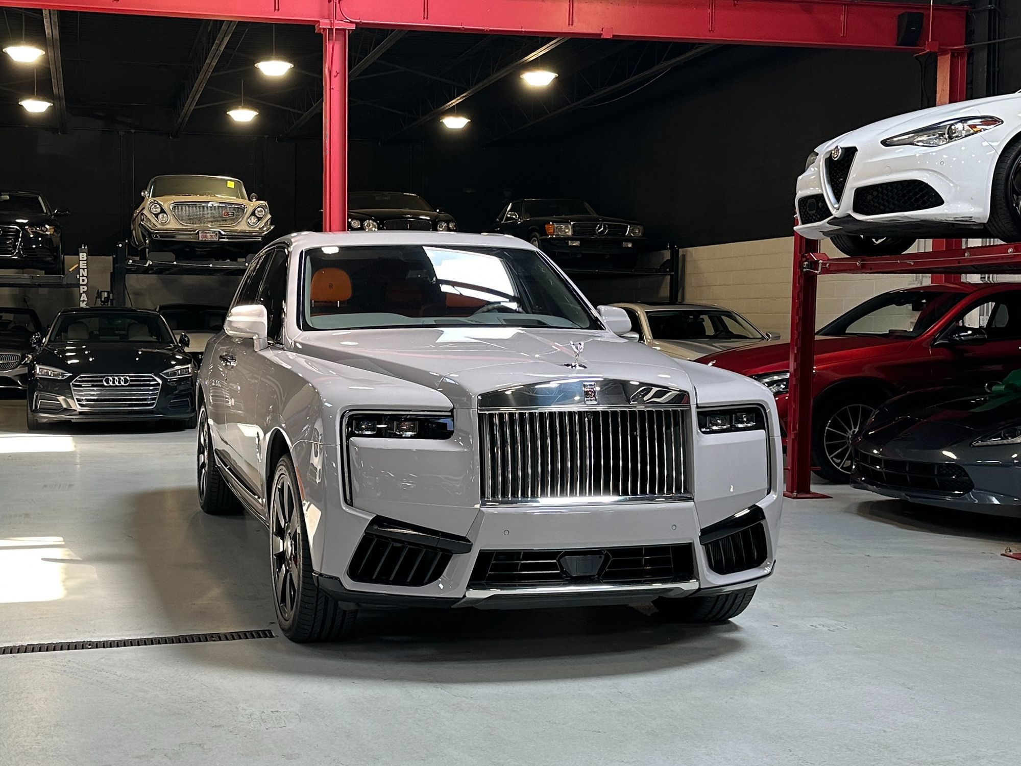 2025 Rolls Royce Cullinan photo 12