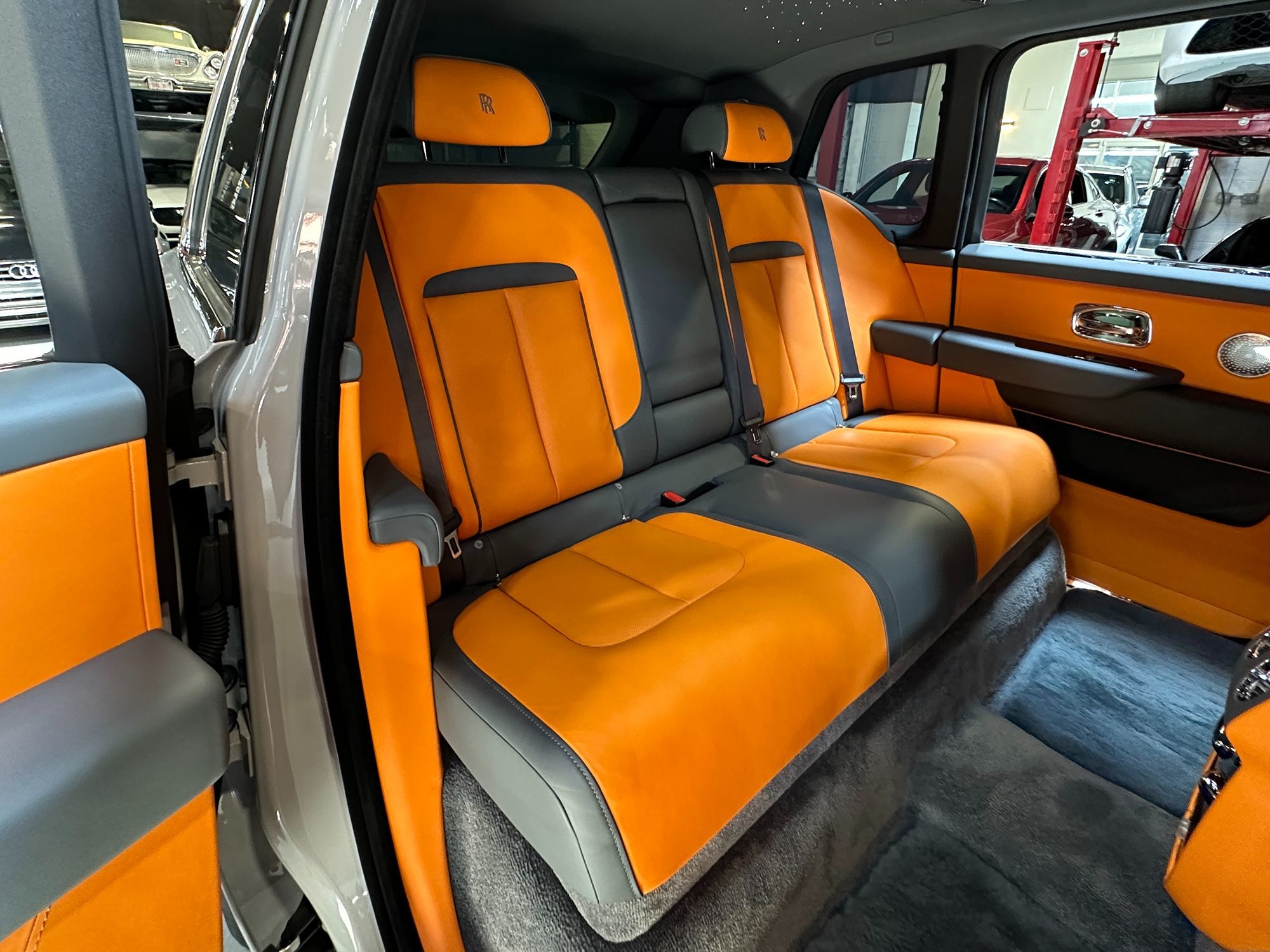 2025 Rolls Royce Cullinan photo 28