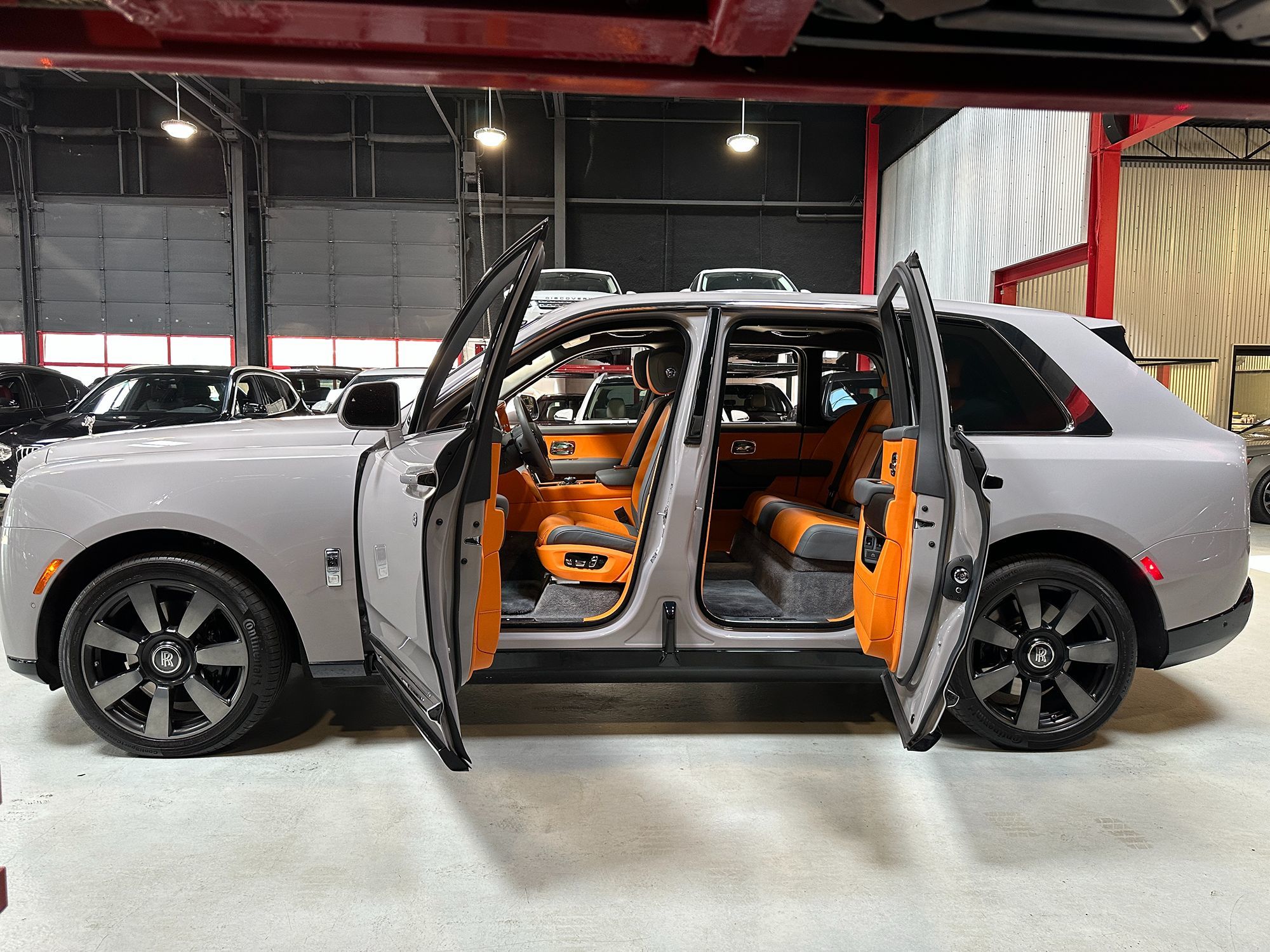 2025 Rolls Royce Cullinan photo 14