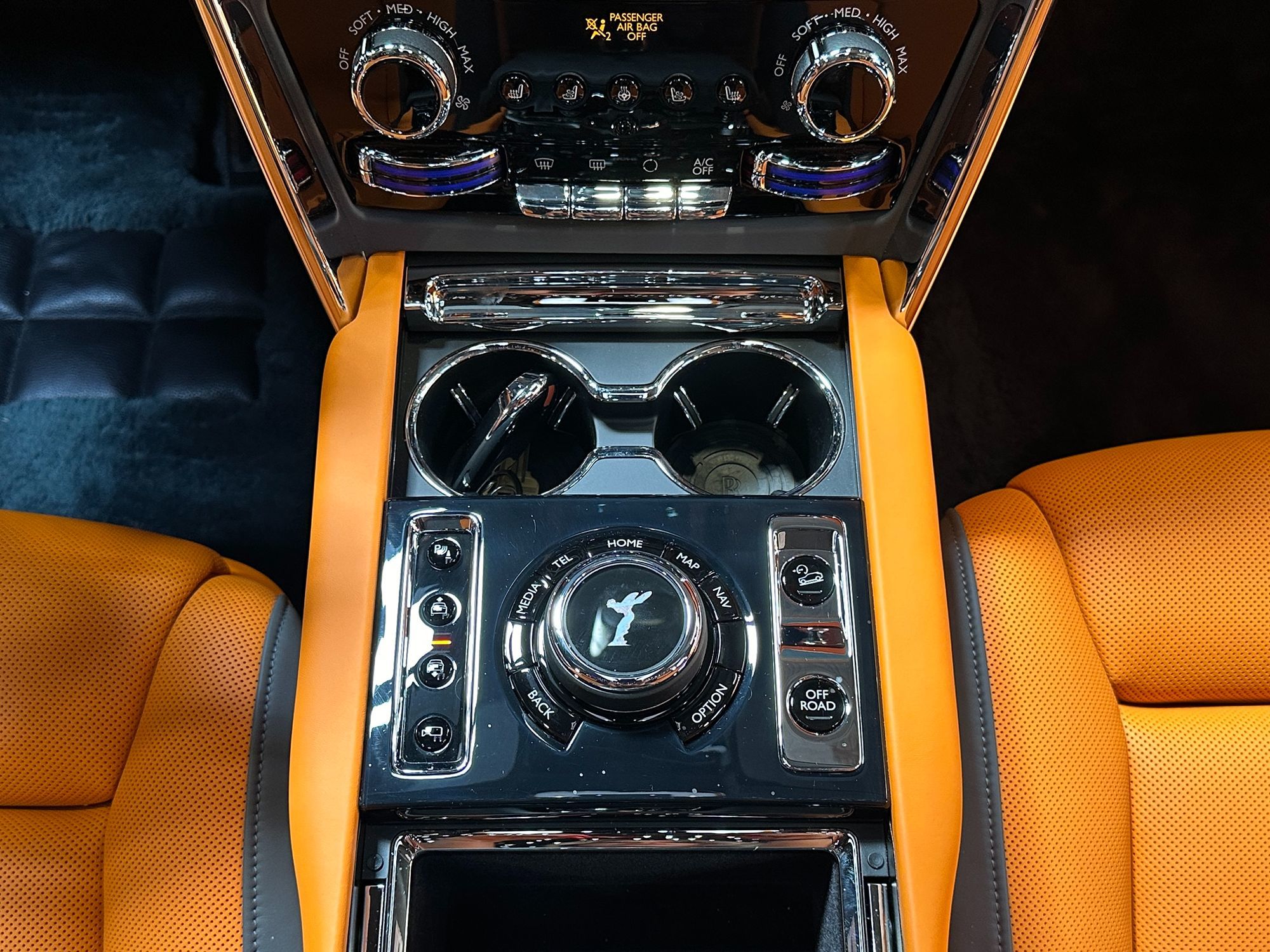 2025 Rolls Royce Cullinan photo 24