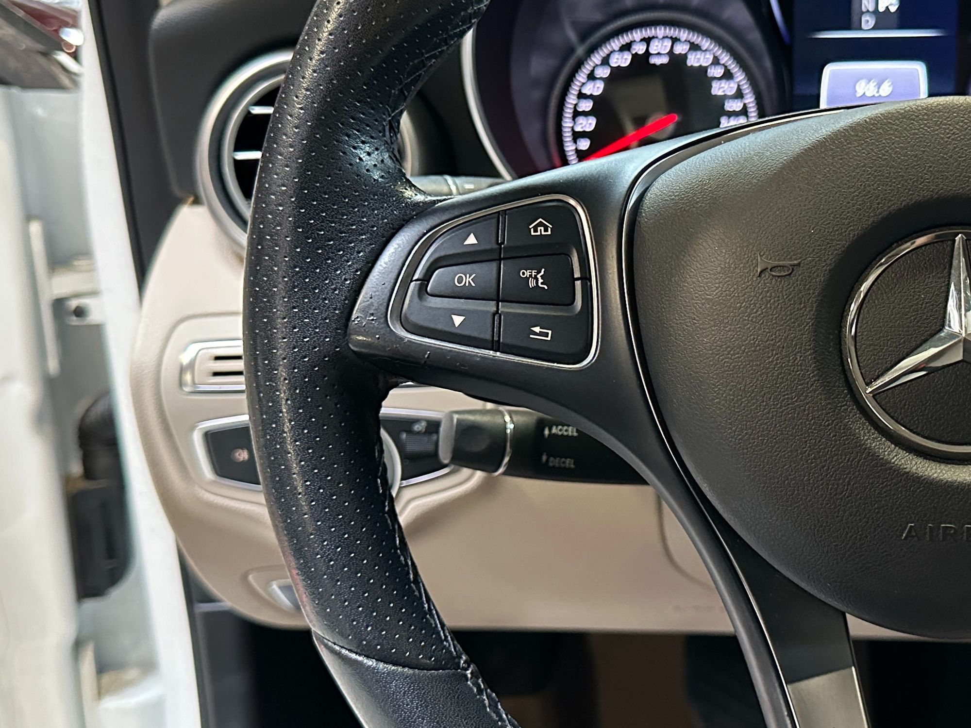 2017 Mercedes Benz C 300 4MATIC Sedan photo 20