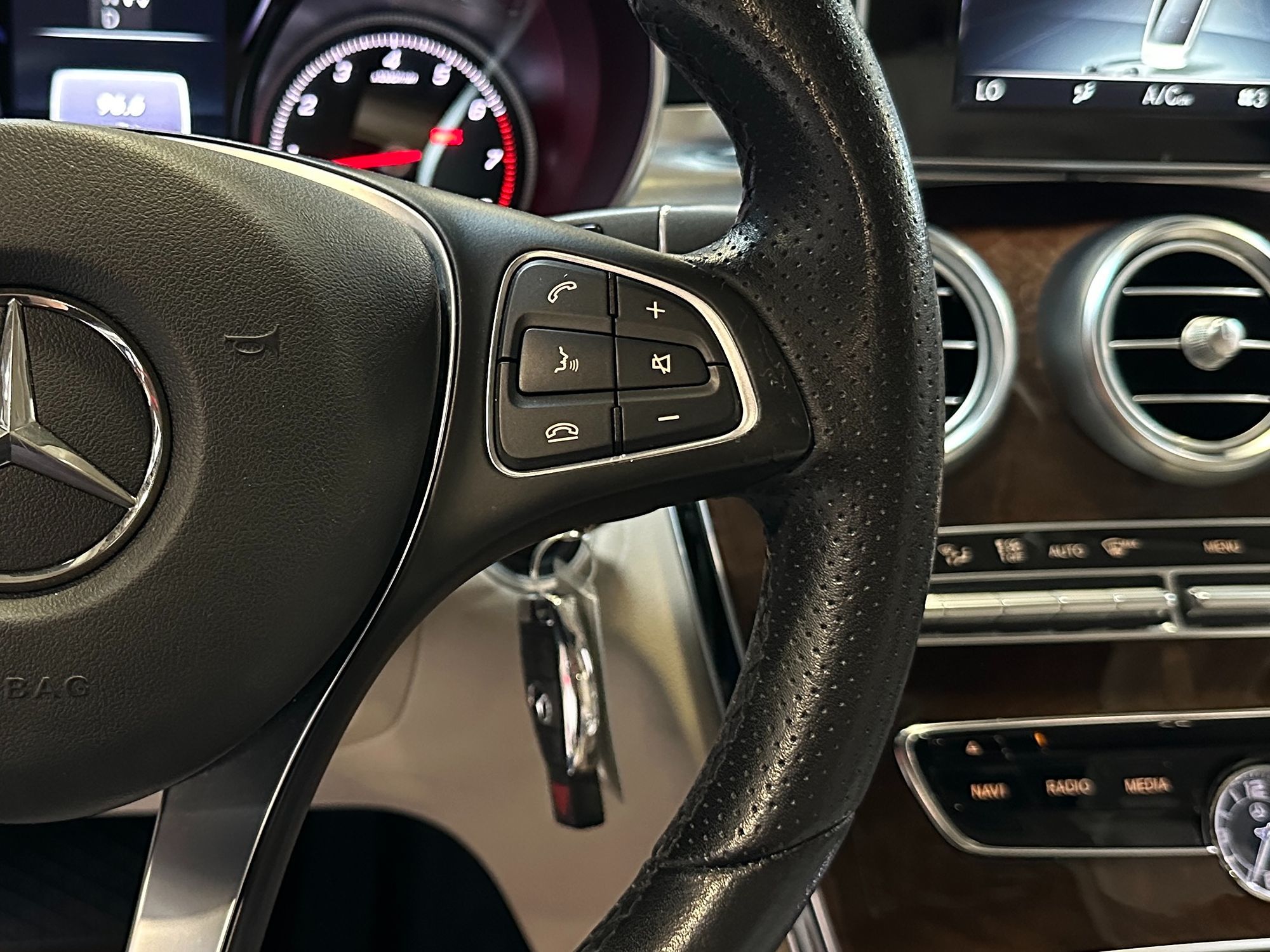 2017 Mercedes Benz C 300 4MATIC Sedan photo 21