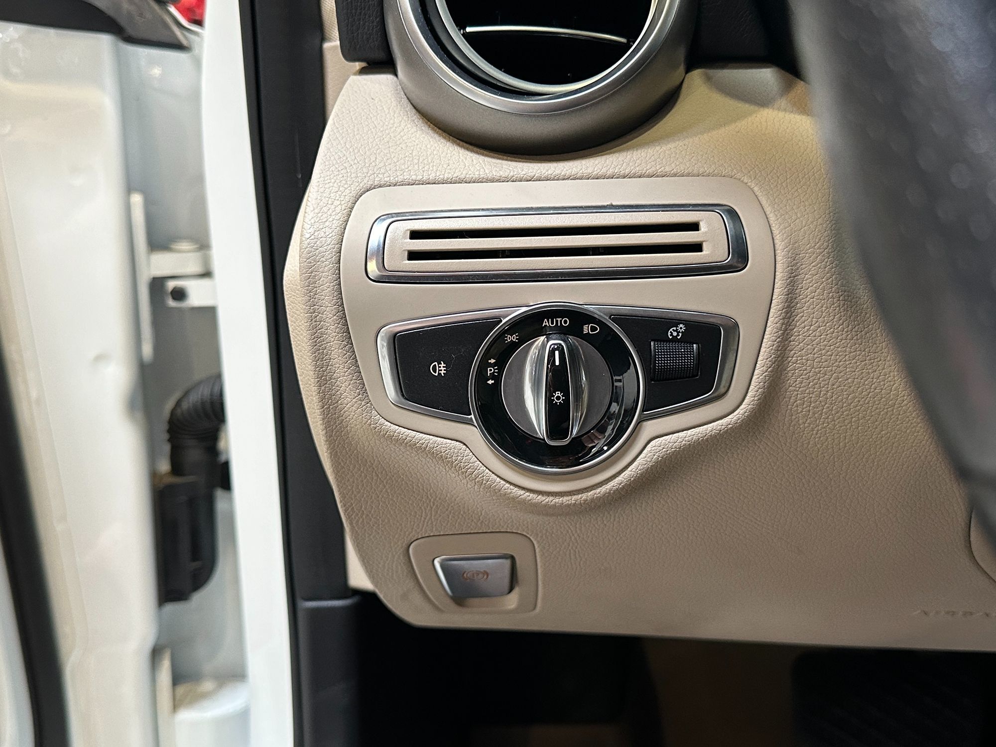 2017 Mercedes Benz C 300 4MATIC Sedan photo 17