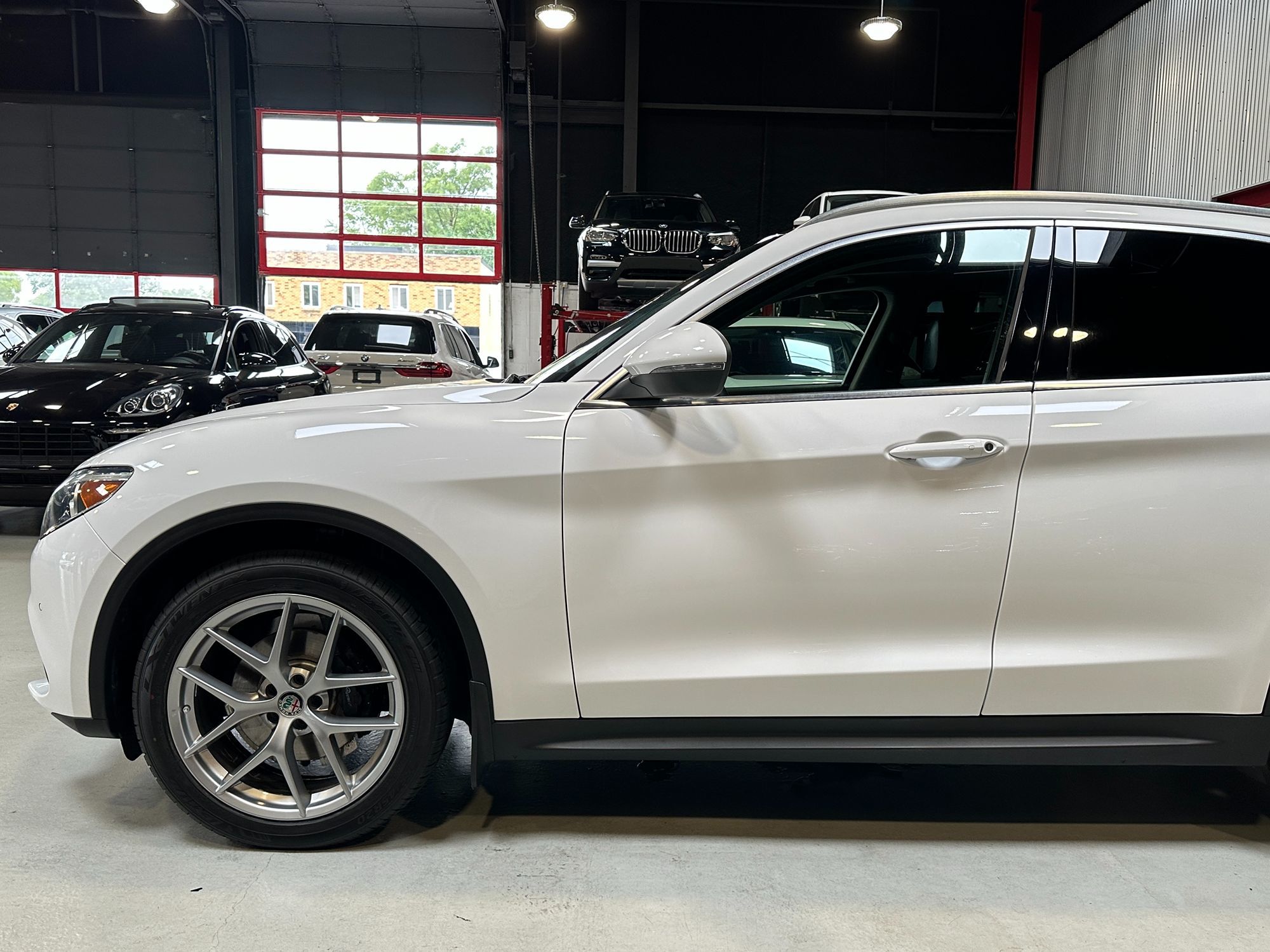 2018 Alfa Romeo Stelvio Ti photo 2