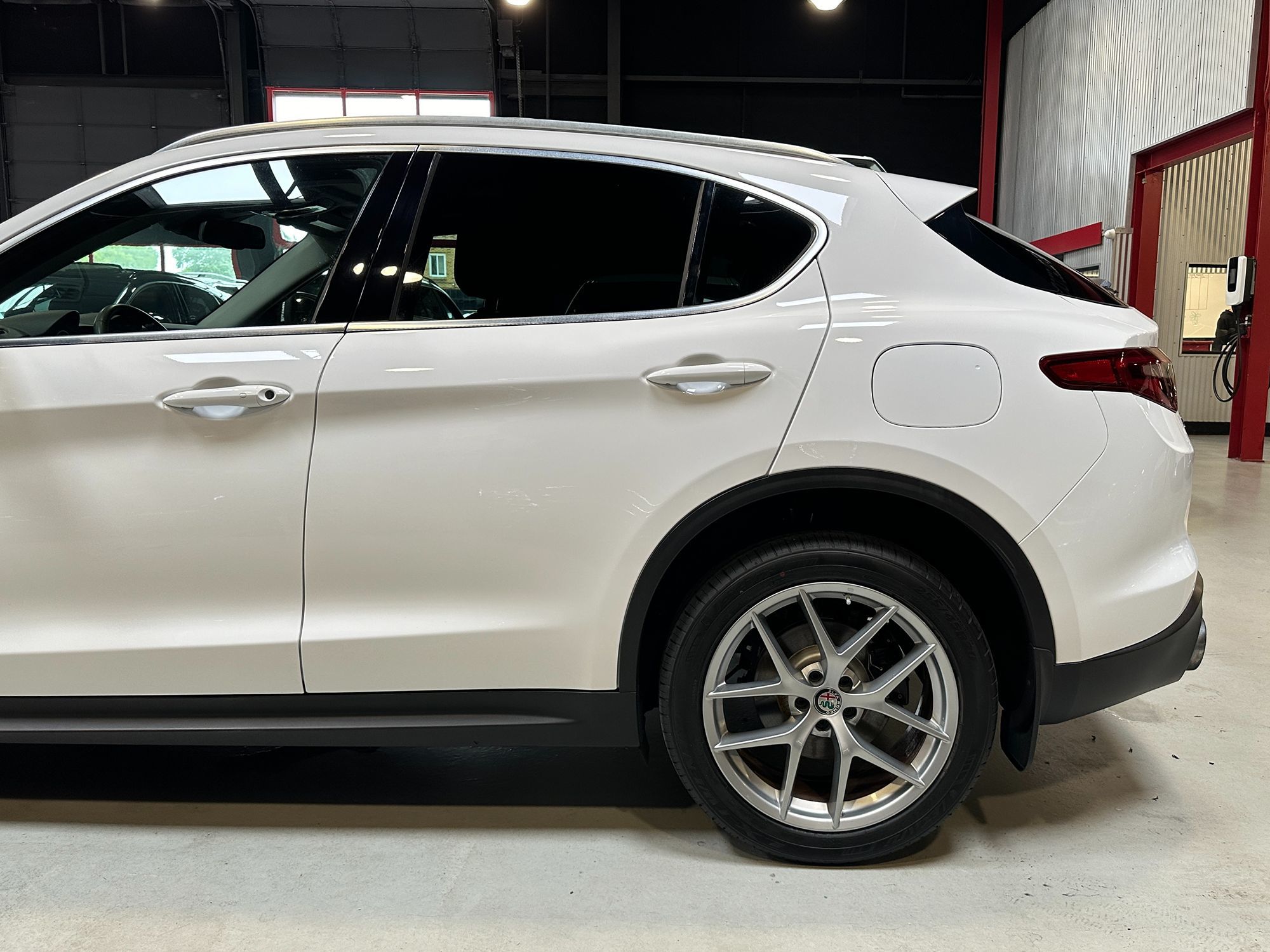 2018 Alfa Romeo Stelvio Ti photo 4