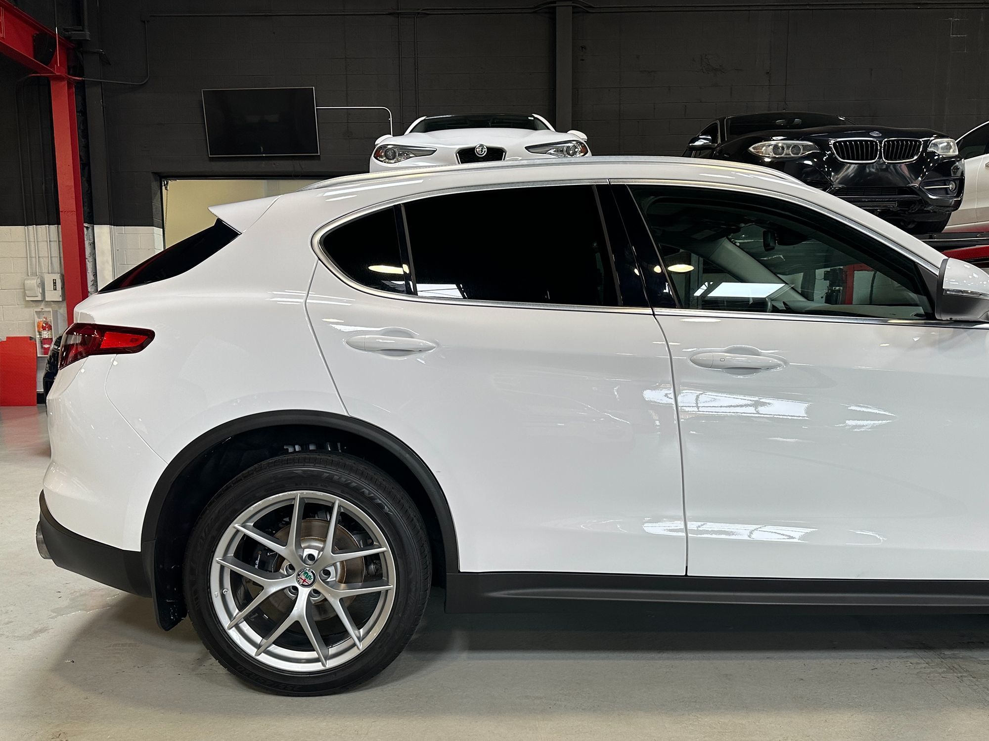 2018 Alfa Romeo Stelvio Ti photo 9