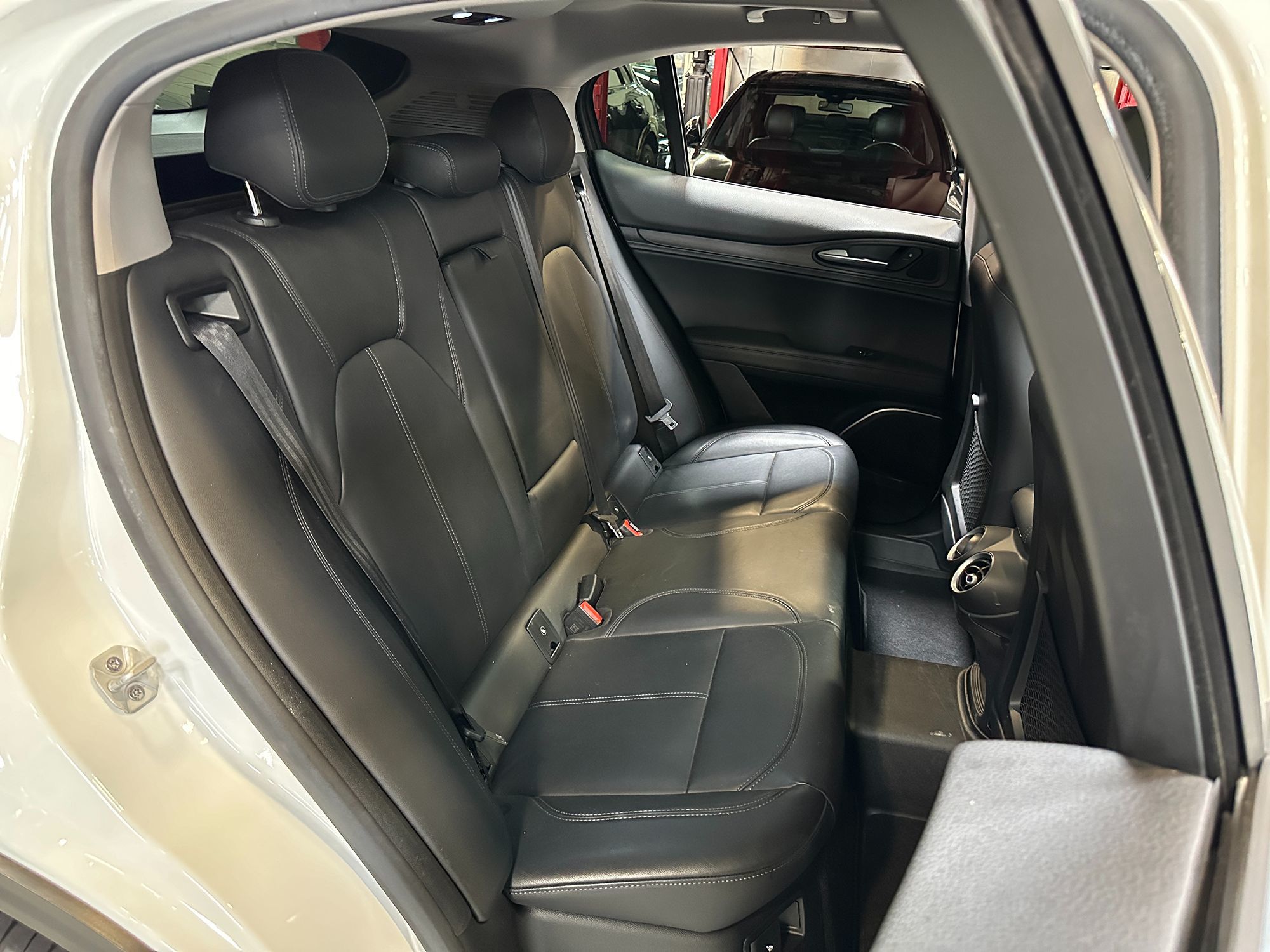 2018 Alfa Romeo Stelvio Ti photo 27