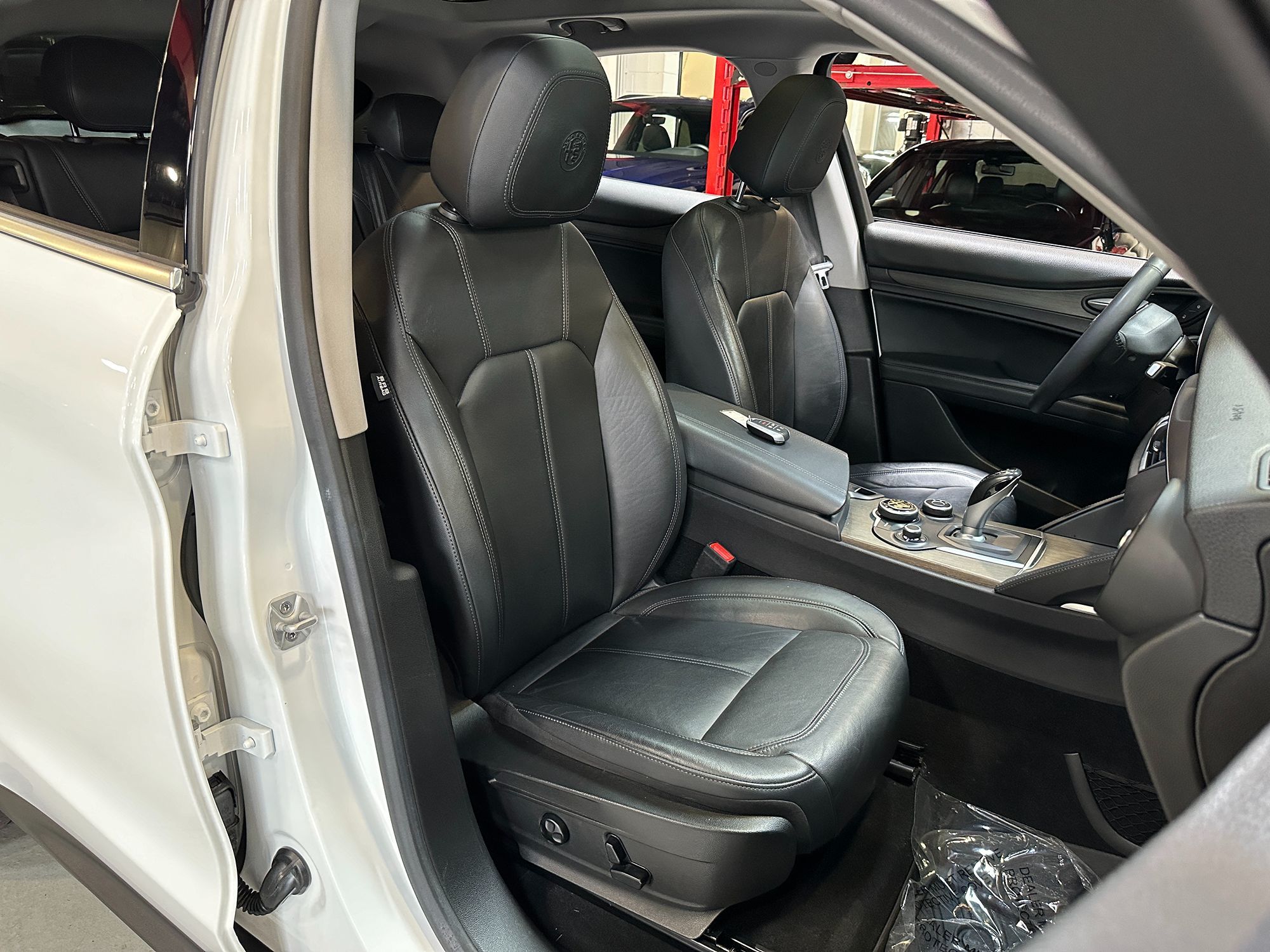 2018 Alfa Romeo Stelvio Ti photo 30