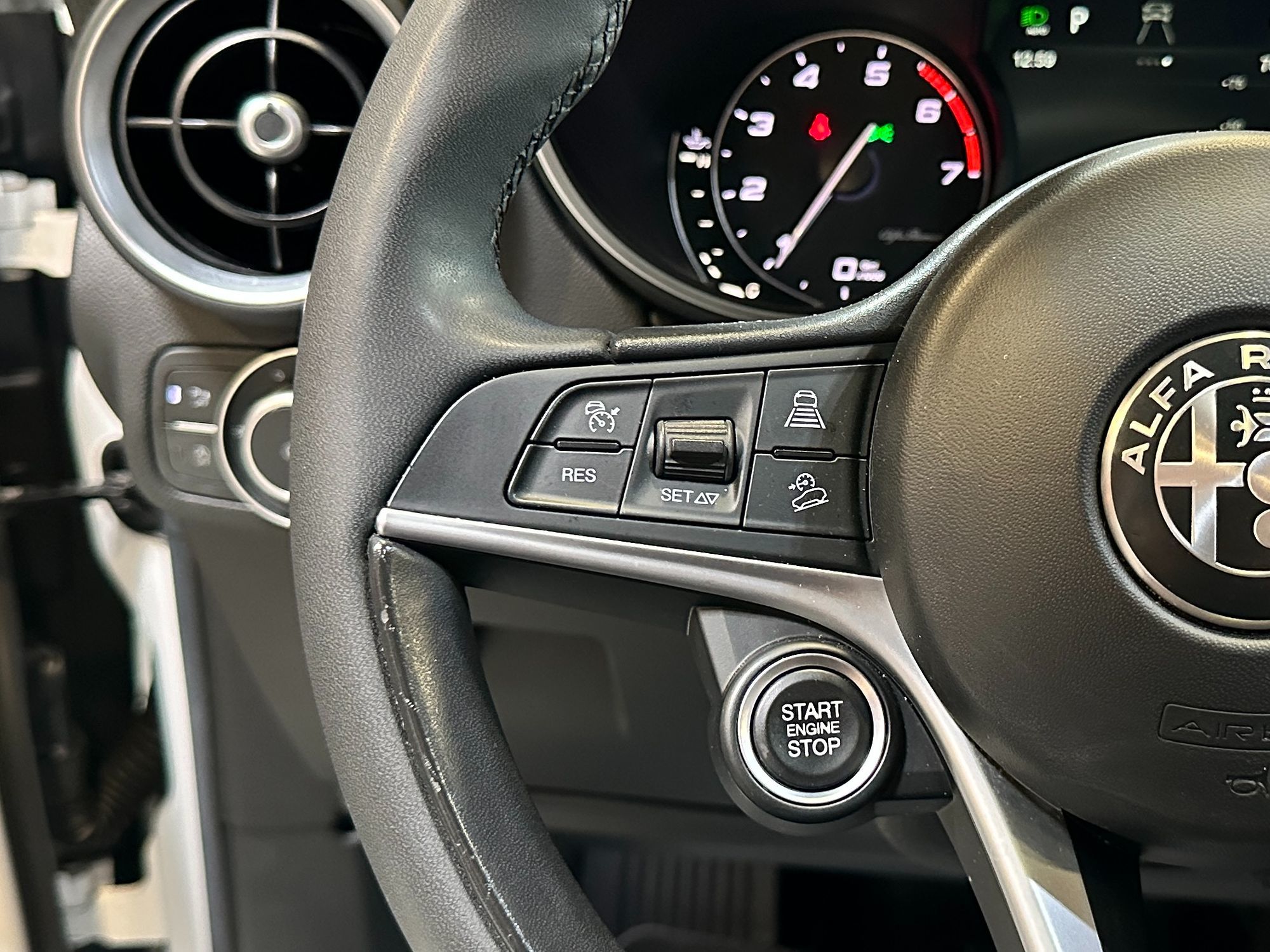 2018 Alfa Romeo Stelvio Ti photo 20