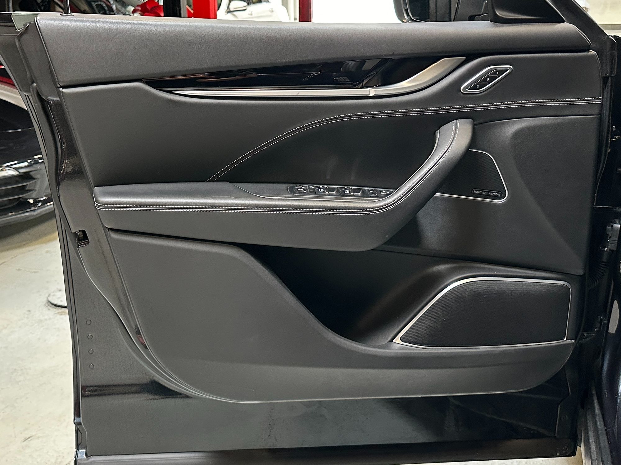 2018 Maserati Levante GranLusso photo 13