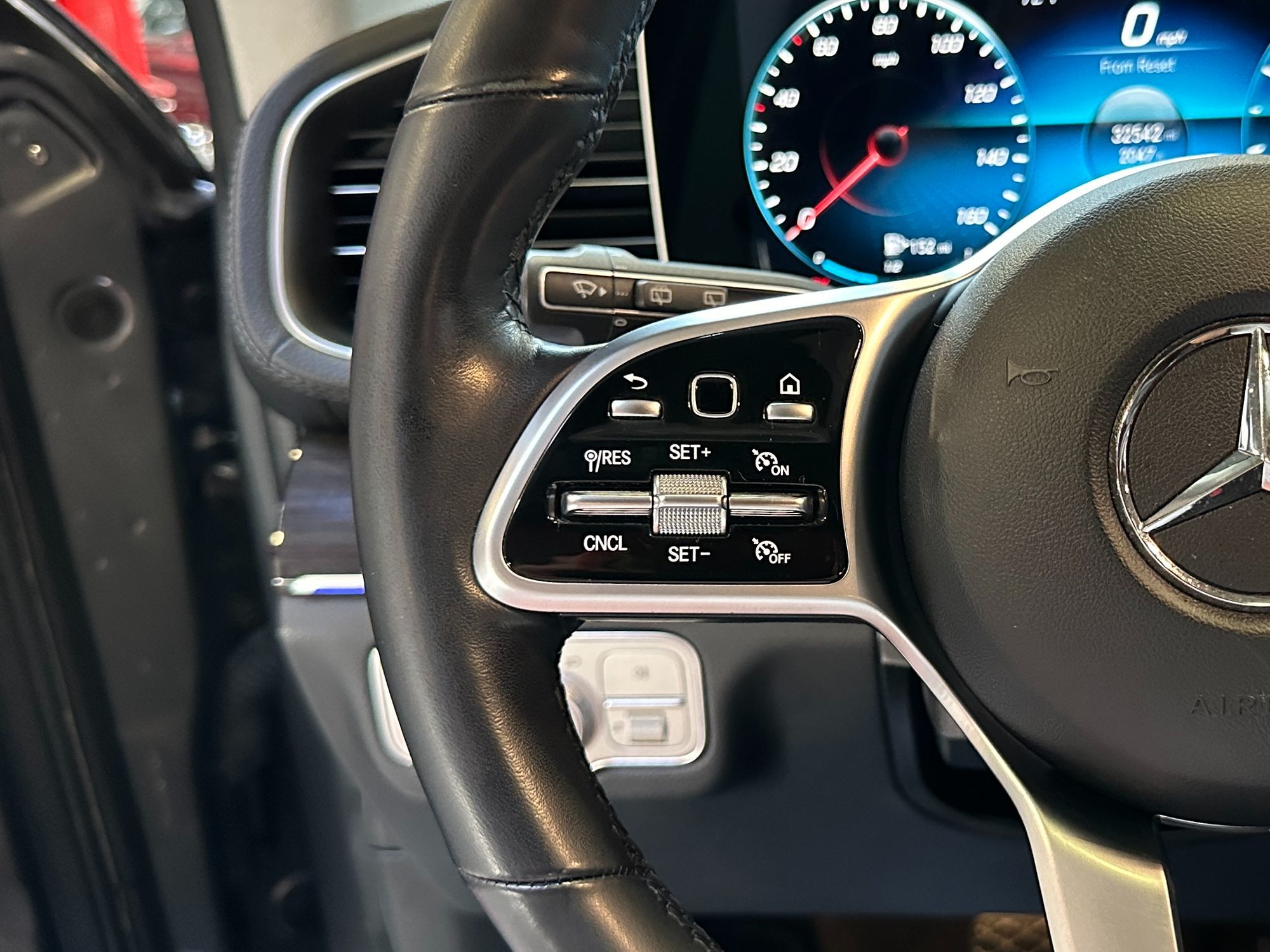 2021 Mercedes Benz GLS 450 4MATIC photo 14