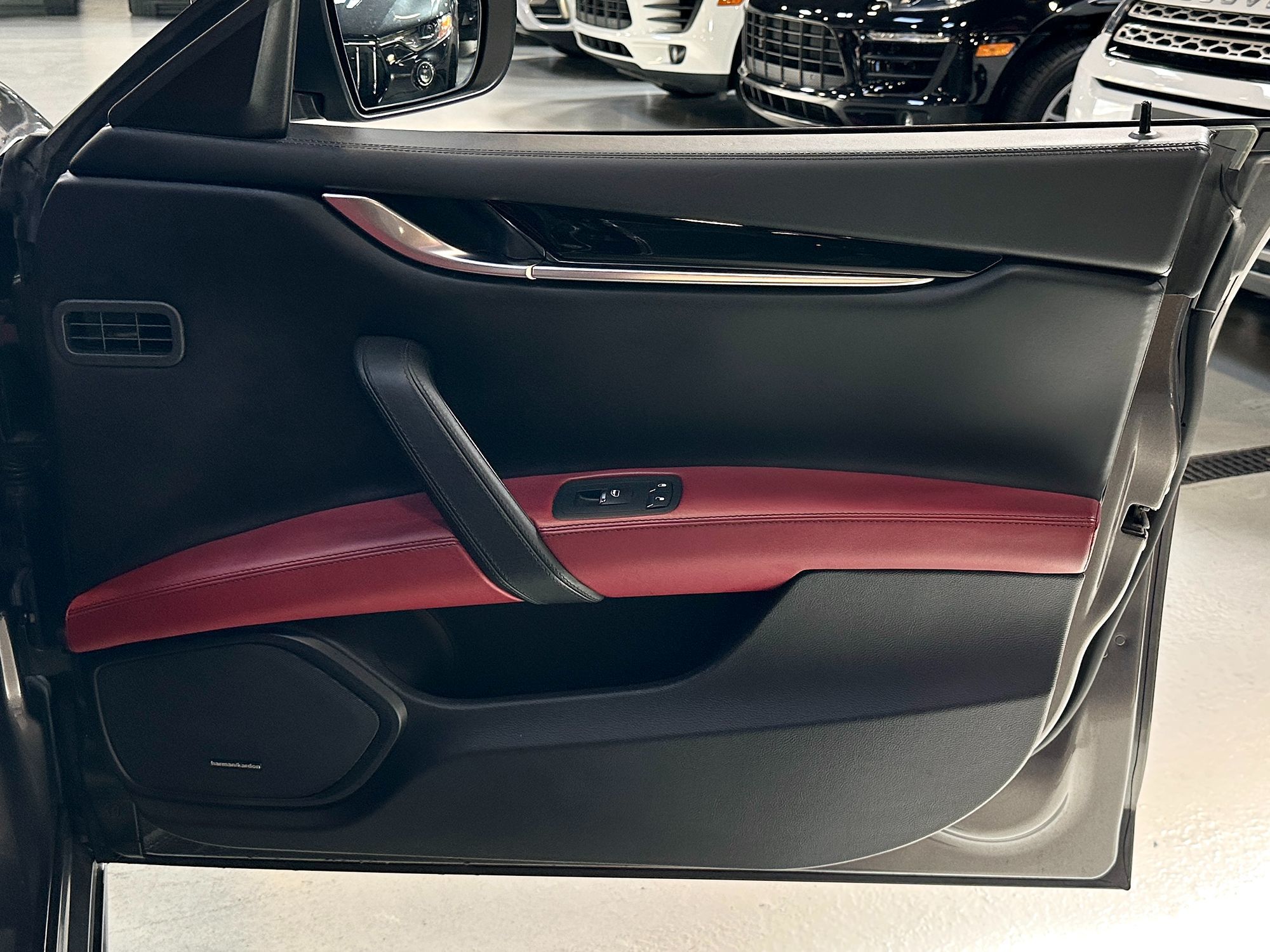 2018 Maserati Ghibli Q4 GranSport photo 28