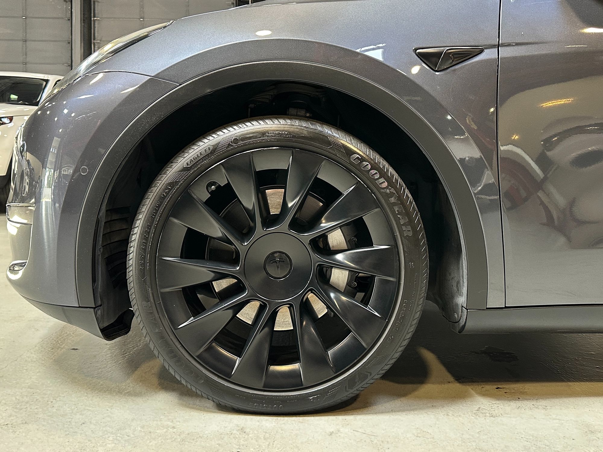 2021 Tesla Model Y Long Range photo 3