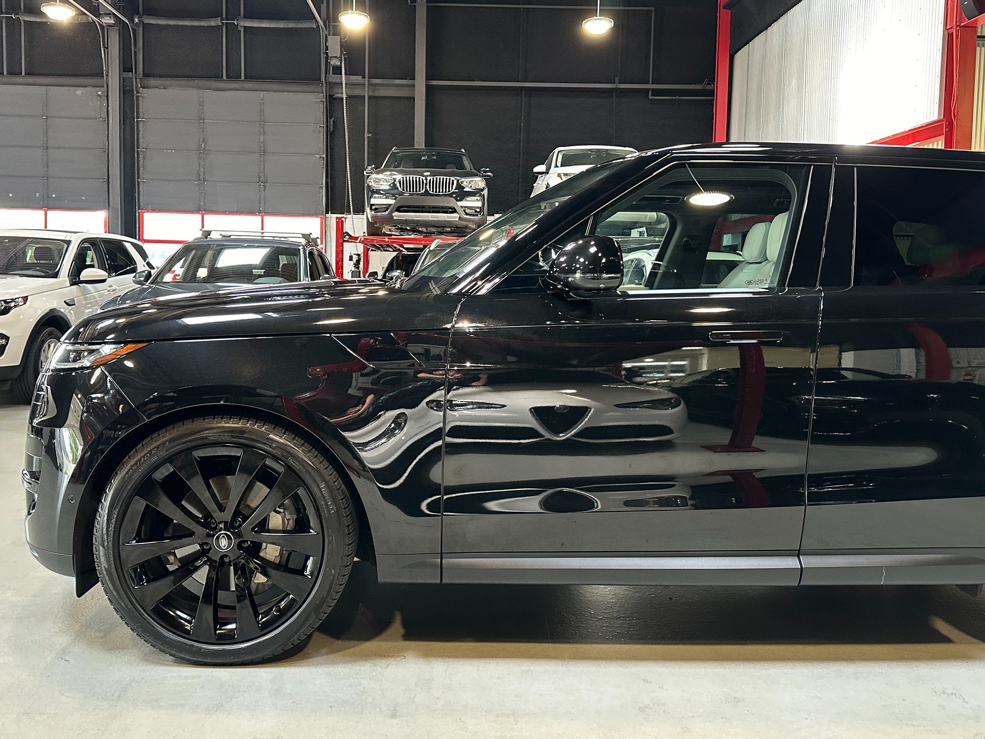 2024 Land Rover Range Rover Sport SE photo 2