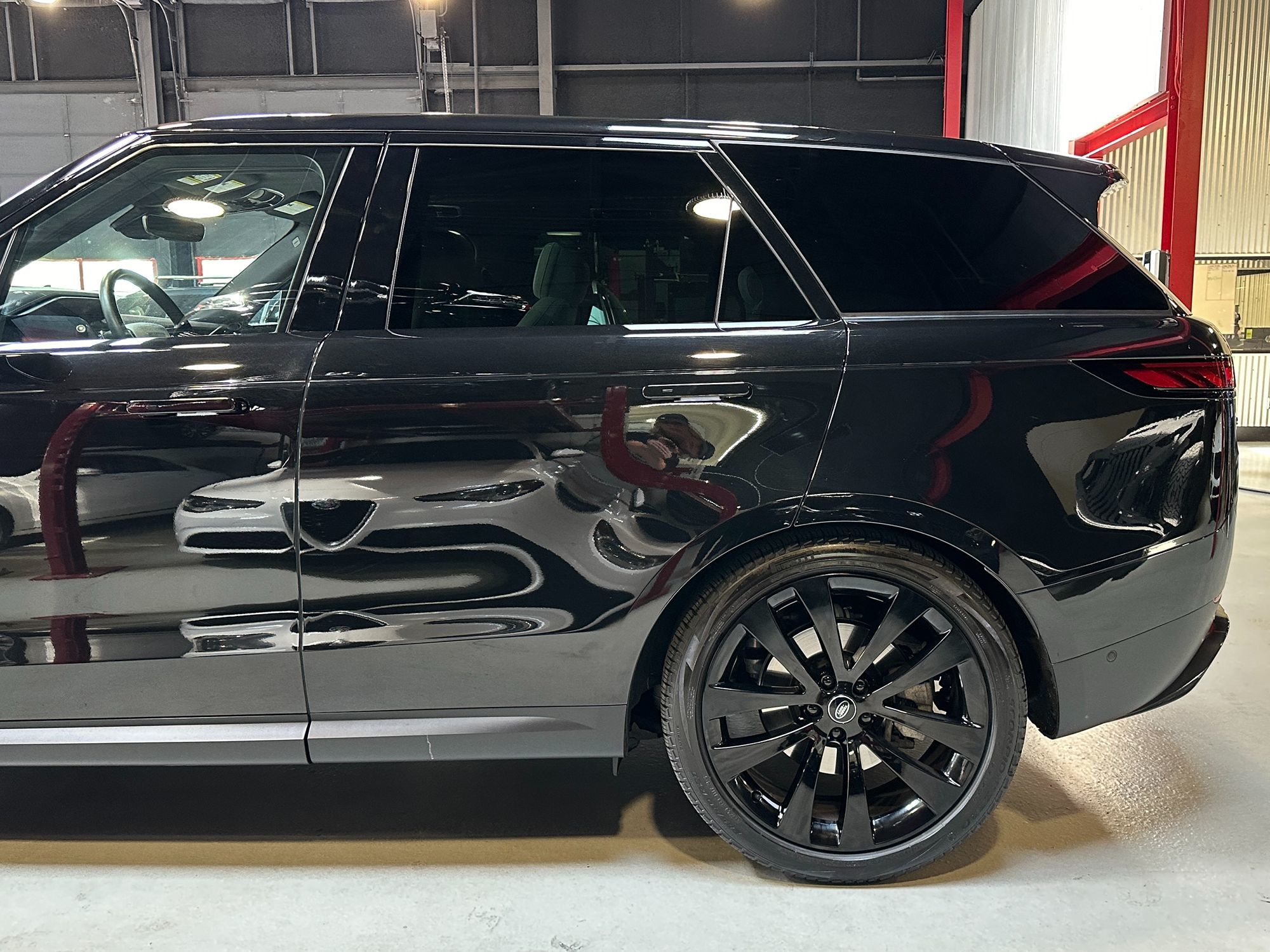 2024 Land Rover Range Rover Sport SE photo 4