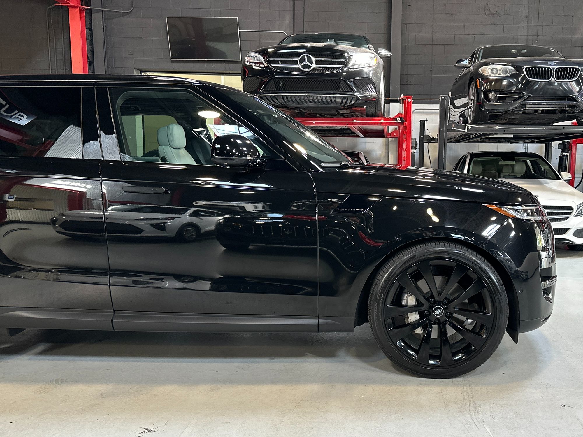 2024 Land Rover Range Rover Sport SE photo 11