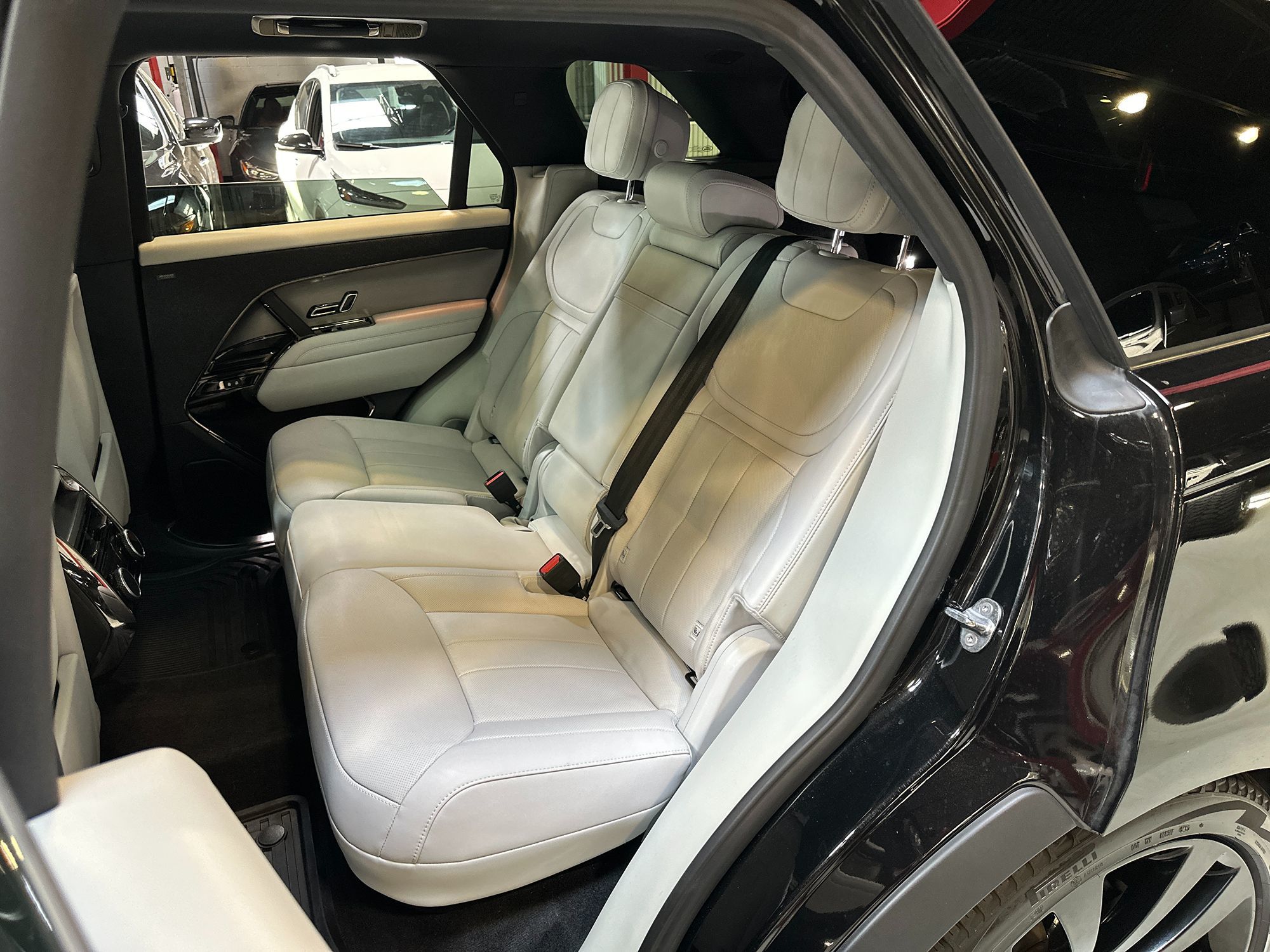 2024 Land Rover Range Rover Sport SE photo 25