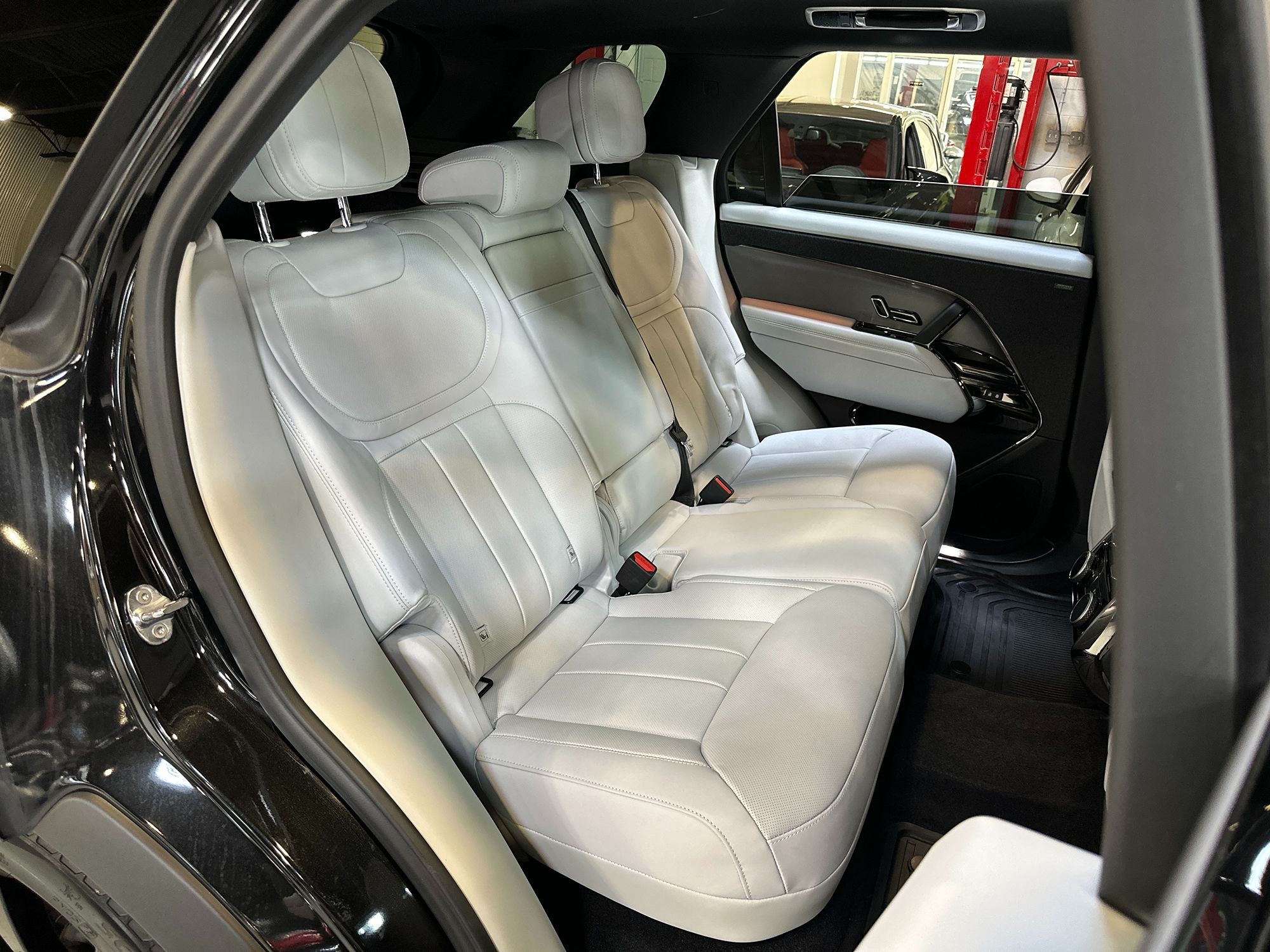 2024 Land Rover Range Rover Sport SE photo 26