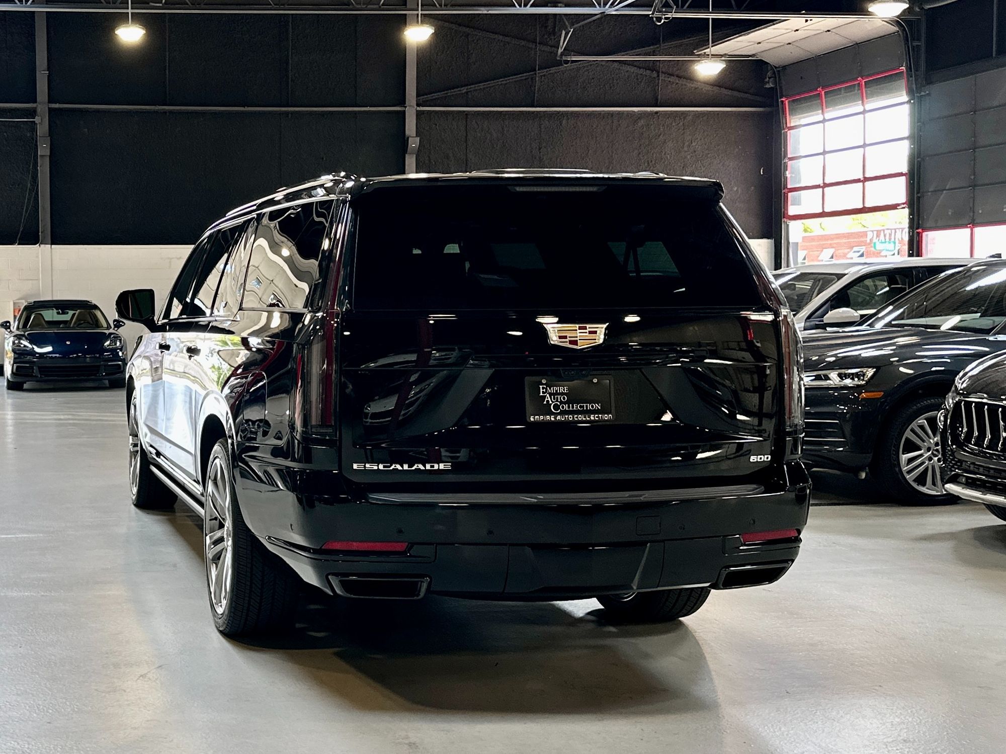 2025 Cadillac Escalade ESV Sport photo 4