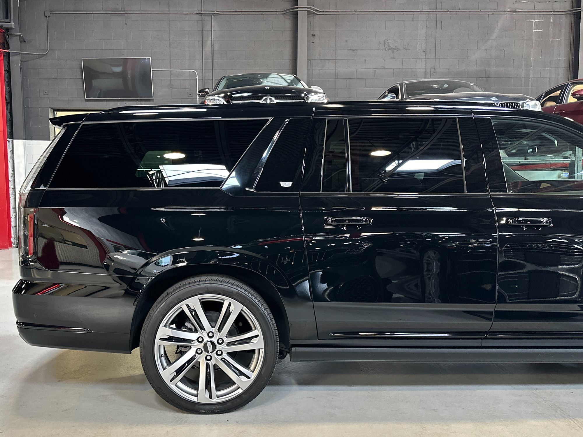 2025 Cadillac Escalade ESV Sport photo 7