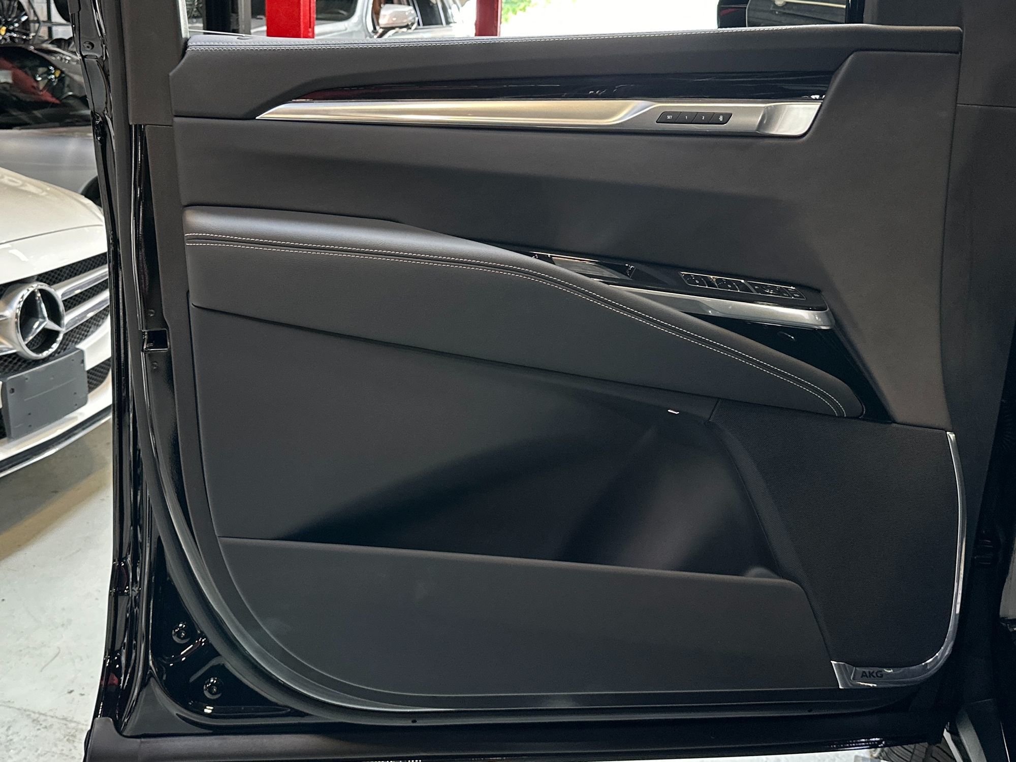 2025 Cadillac Escalade ESV Sport photo 13