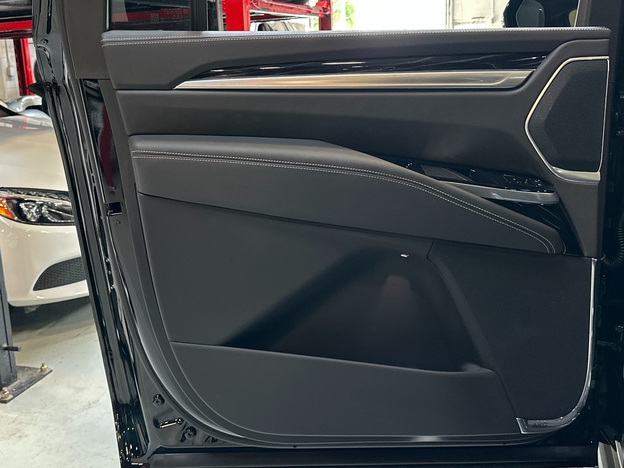 2025 Cadillac Escalade ESV Sport photo 21