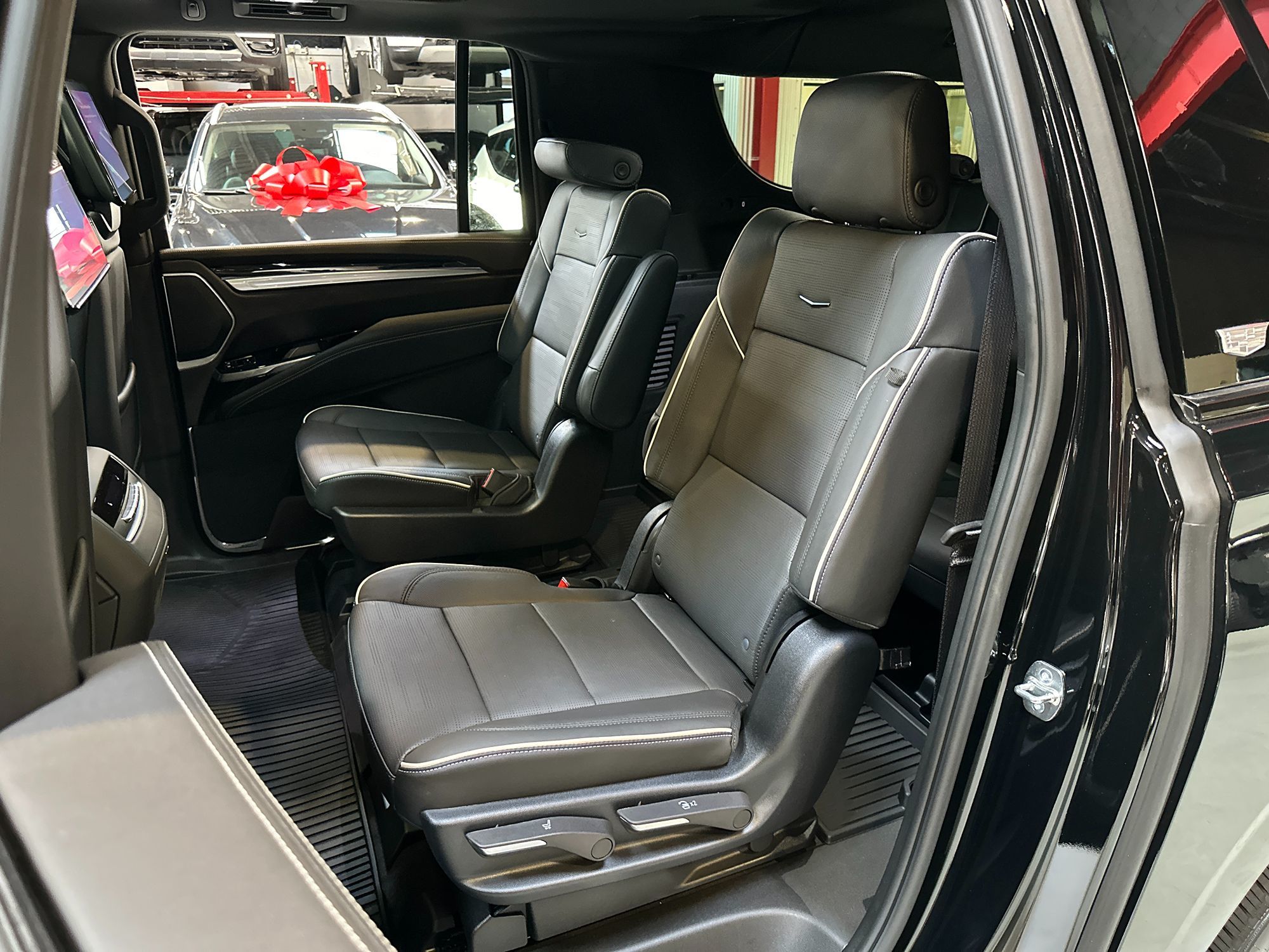 2025 Cadillac Escalade ESV Sport photo 22